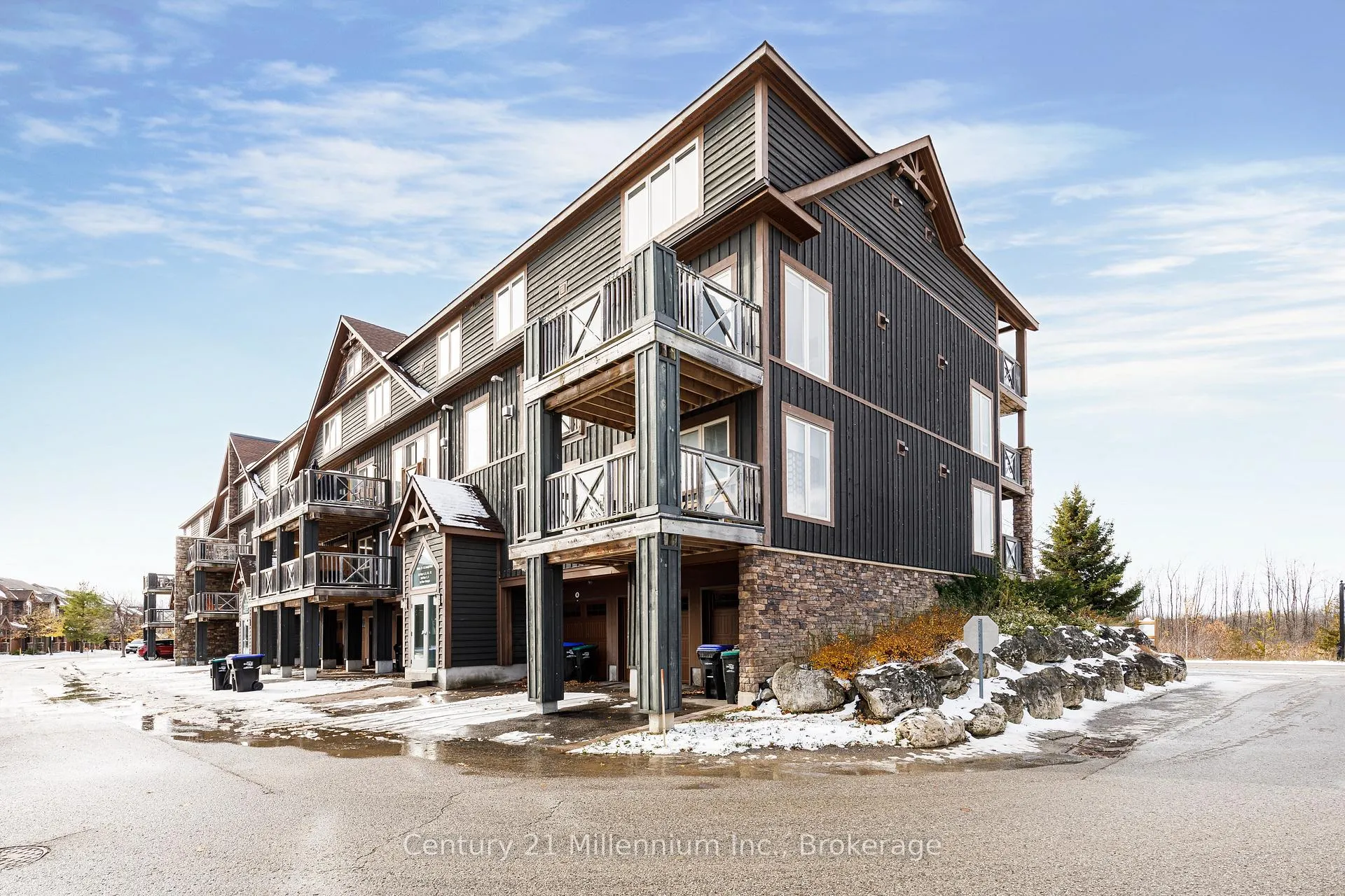Photo 2 of Unit 201, 6 Joseph Trail, Collingwood — HOMEH