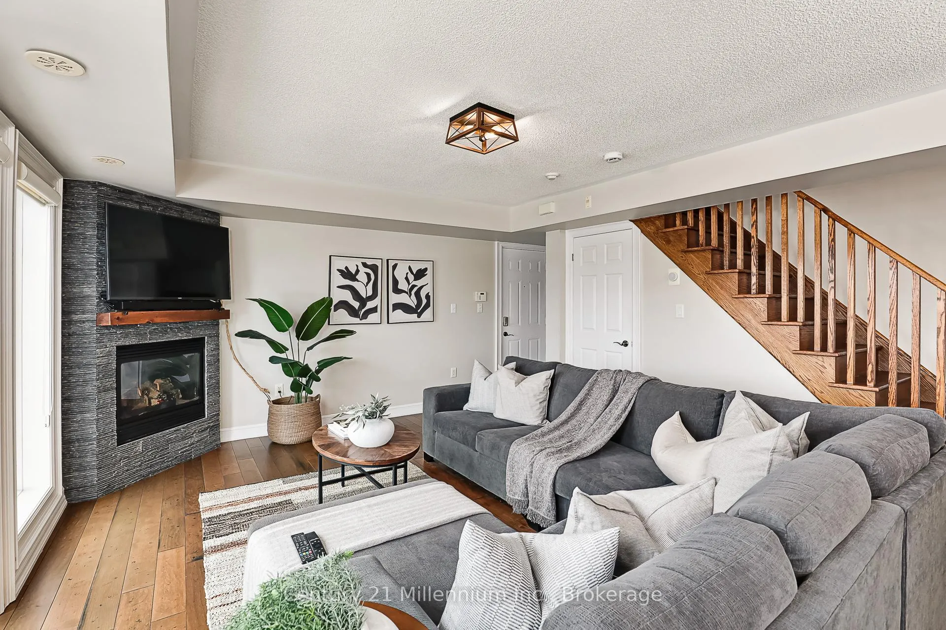 Photo 8 of Unit 201, 6 Joseph Trail, Collingwood — HOMEH