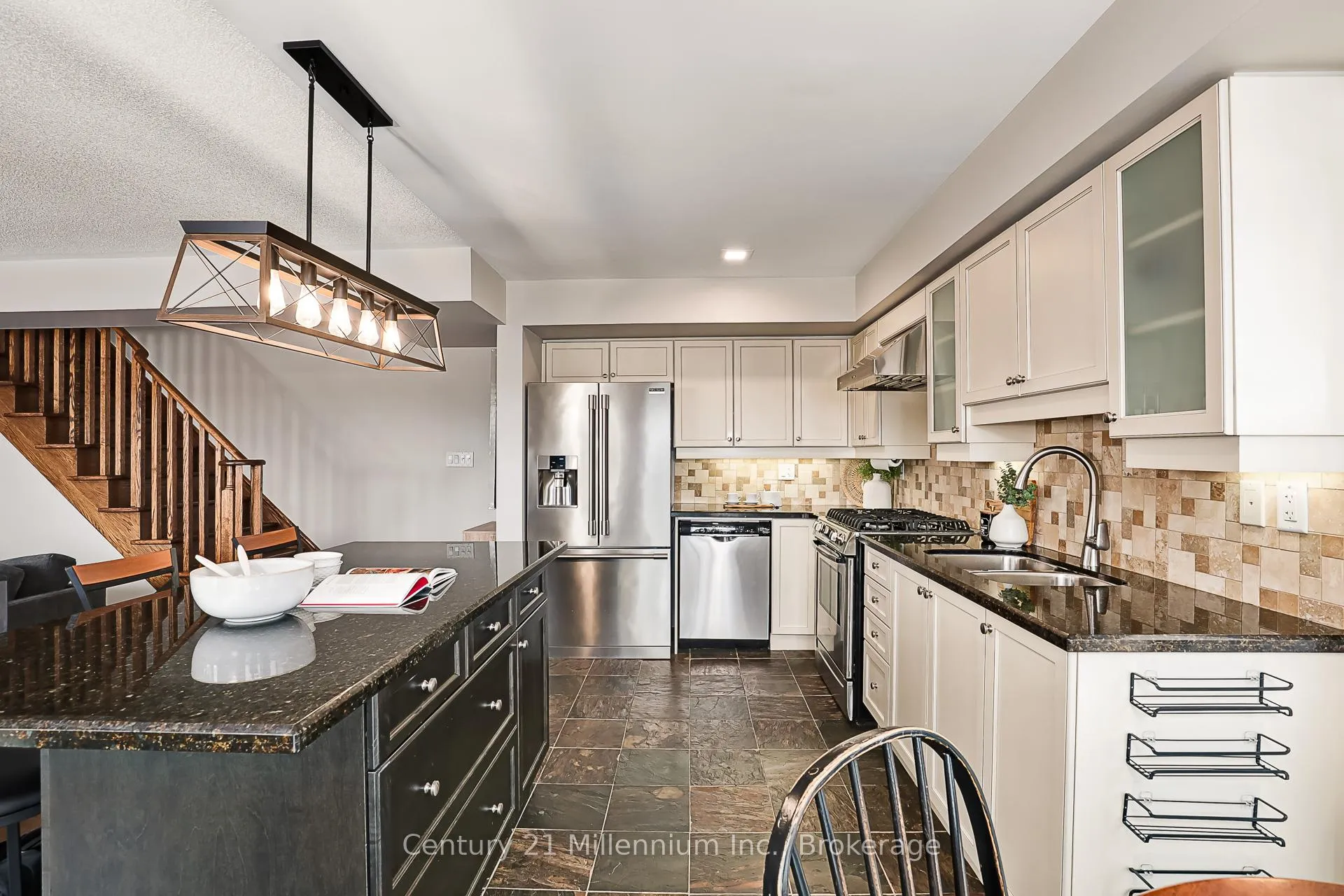 Photo 13 of Unit 201, 6 Joseph Trail, Collingwood — HOMEH