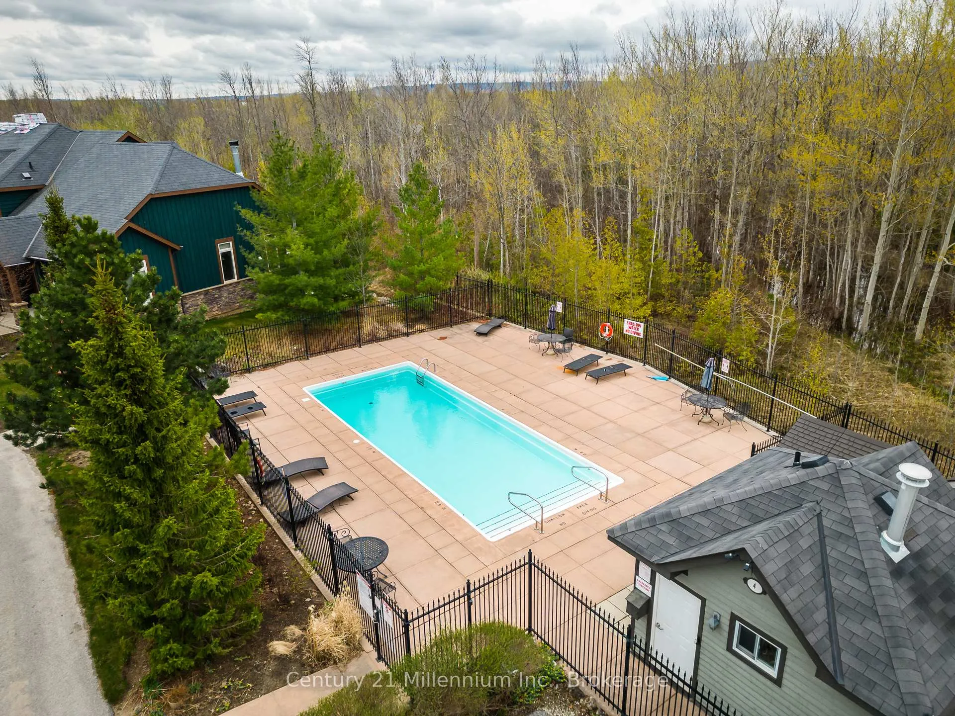 Photo 28 of Unit 201, 6 Joseph Trail, Collingwood — HOMEH