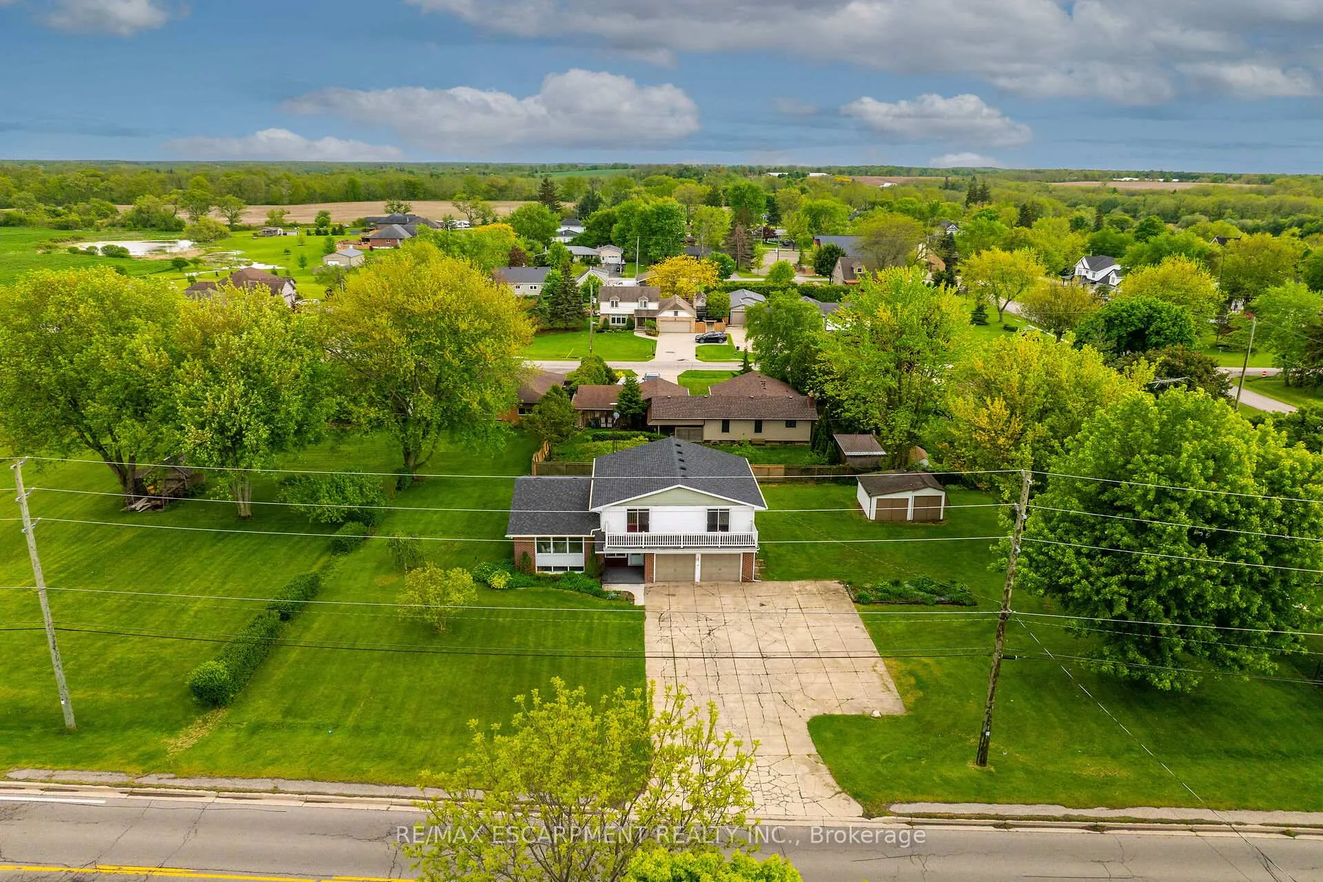 Photo 4 of 42 Nelles Street E, Haldimand — HOMEH