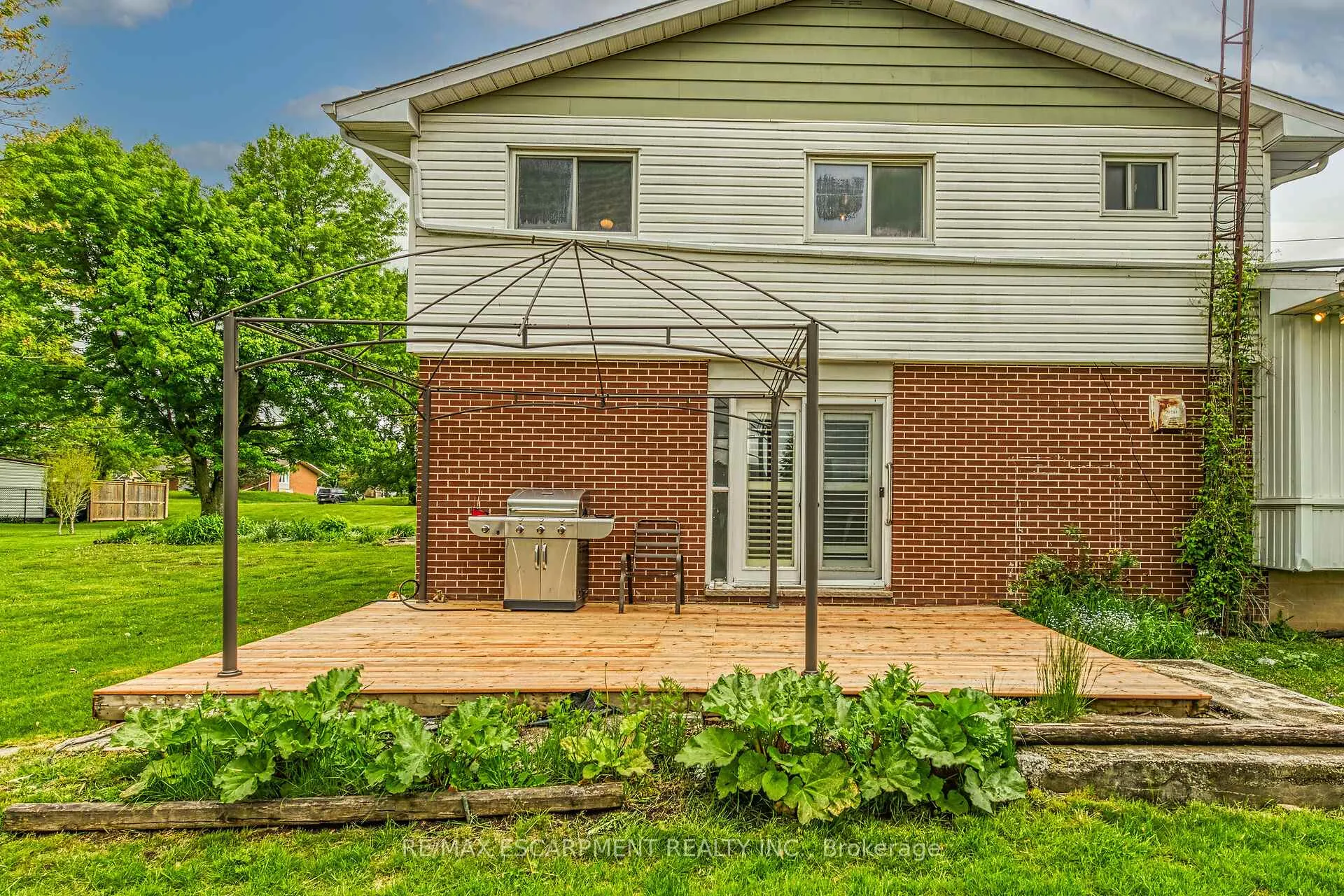 Photo 37 of 42 Nelles Street E, Haldimand — HOMEH