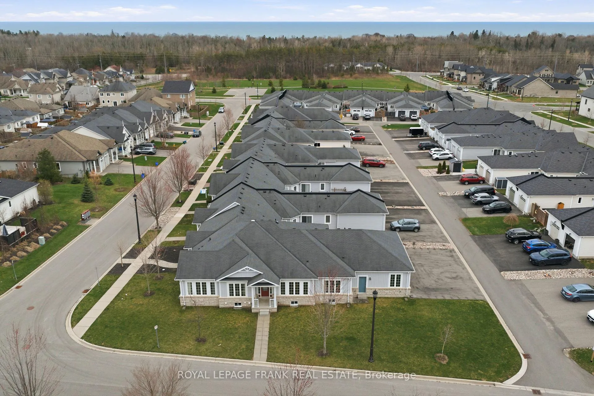 Photo 2 of 721 Henderson Drive, Cobourg — HOMEH