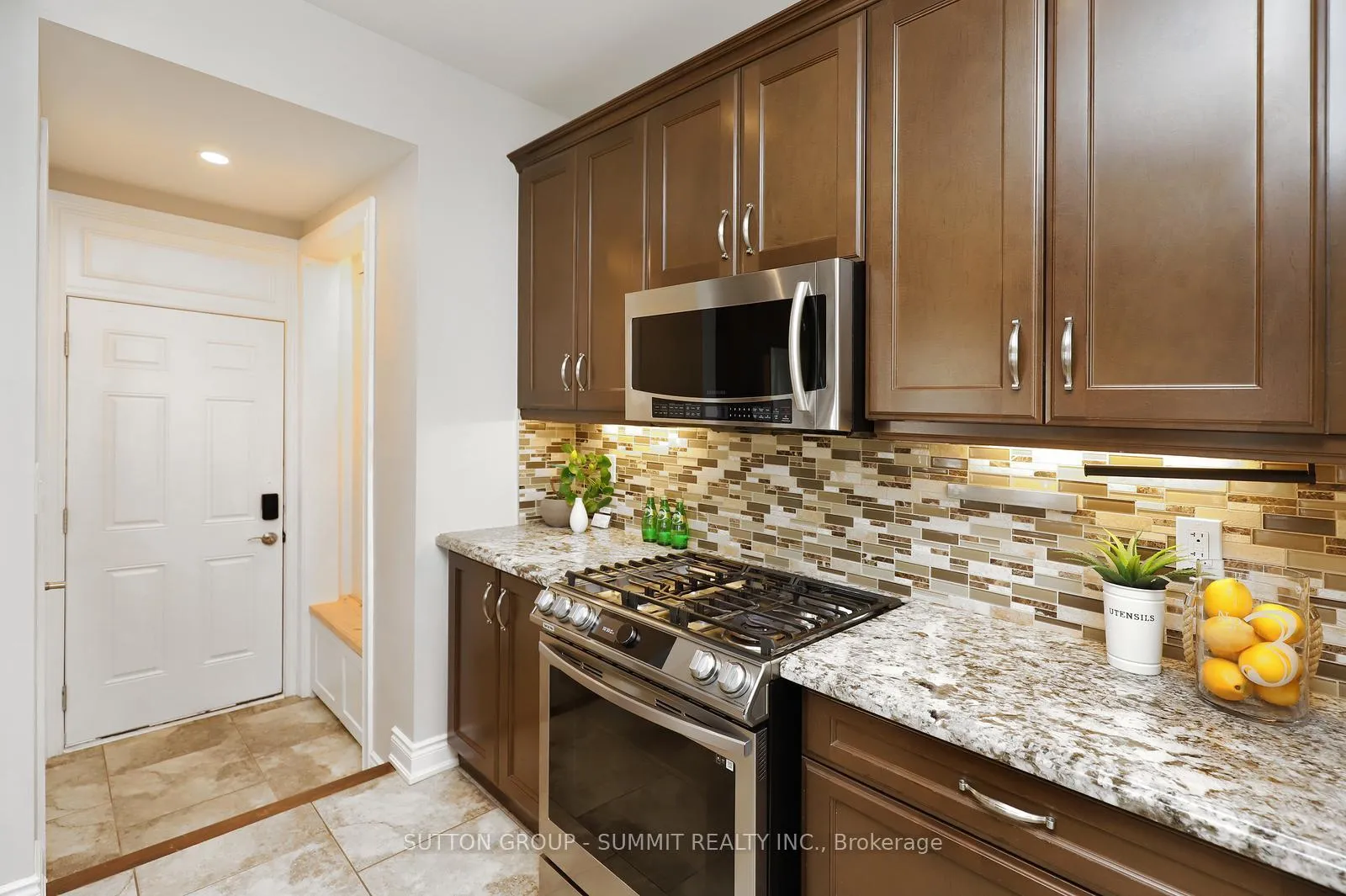 Photo 12 of 378 Blinco Terrace, Milton, Clarke — HOMEH
