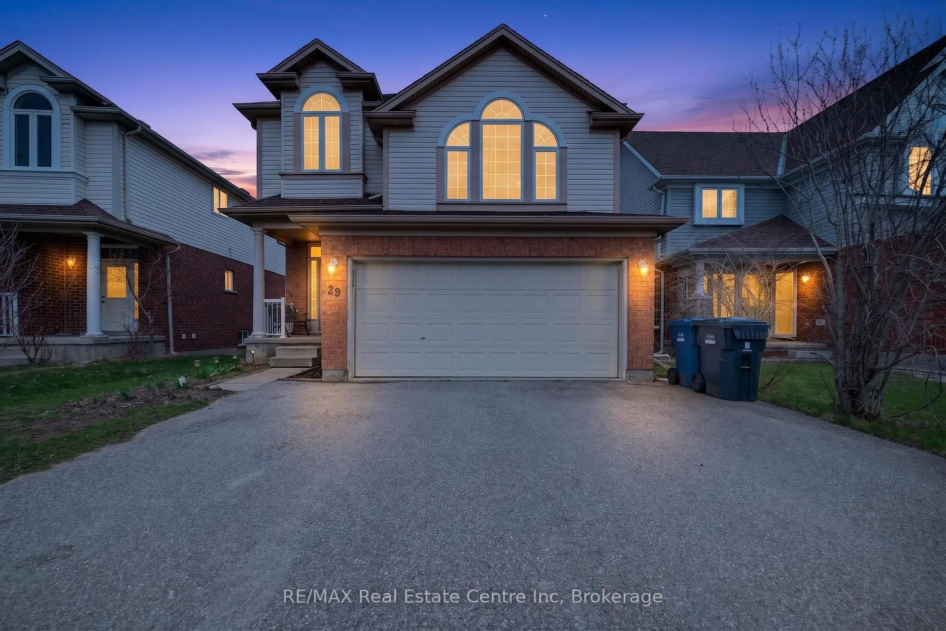 Photo 3 of 29 Milson Crescent, Guelph, Kortright Hills — HOMEH