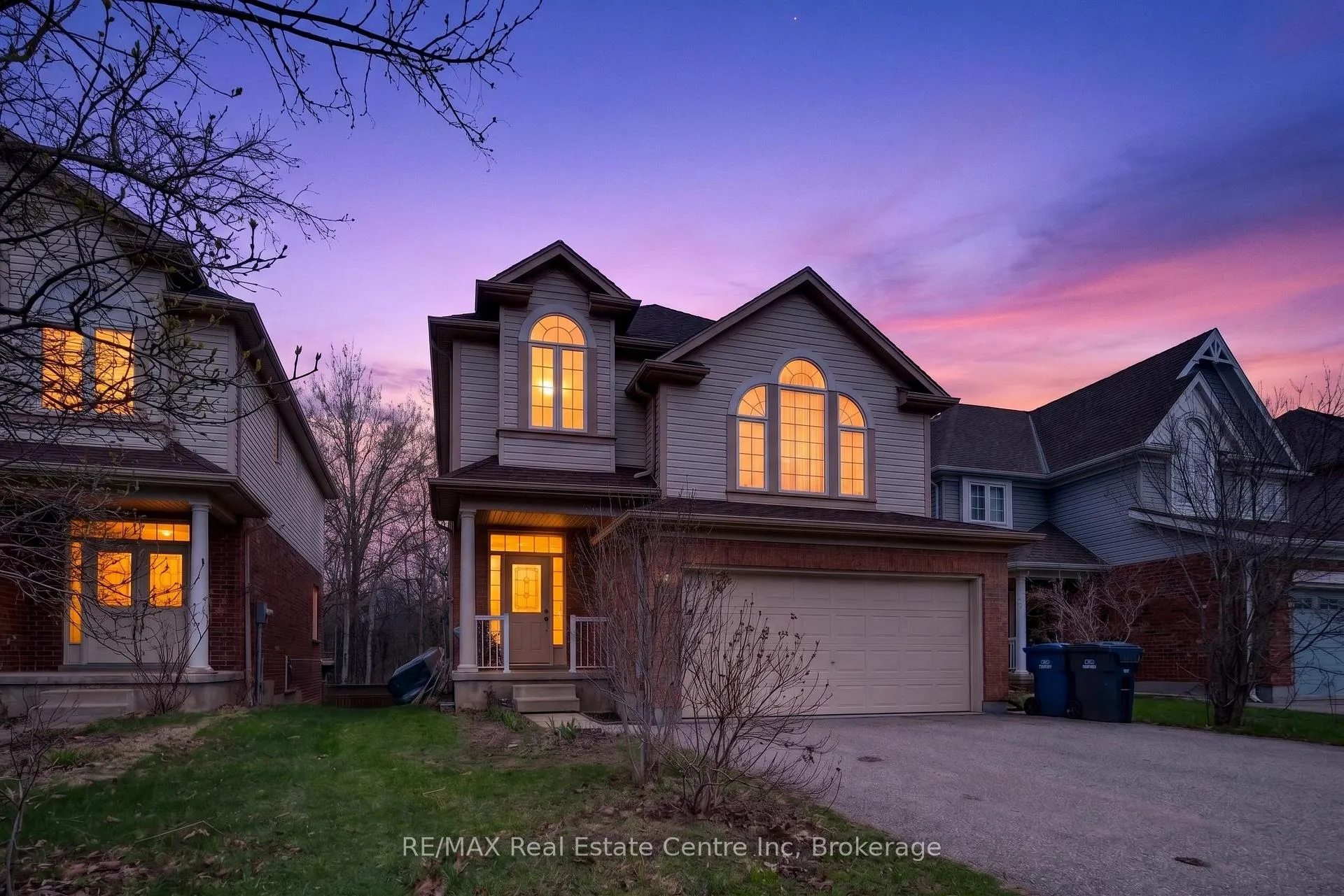 Photo 4 of 29 Milson Crescent, Guelph, Kortright Hills — HOMEH