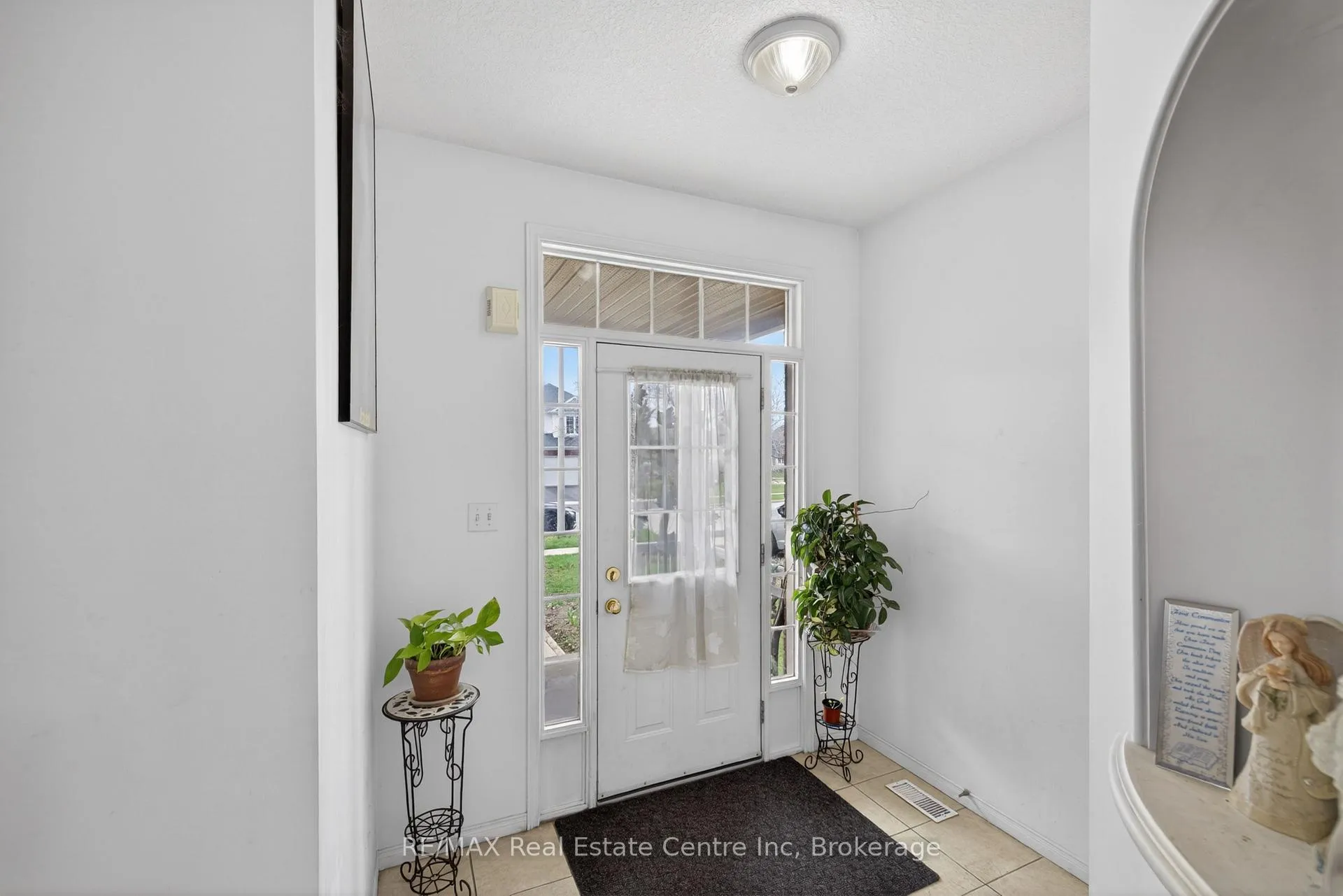 Photo 8 of 29 Milson Crescent, Guelph, Kortright Hills — HOMEH