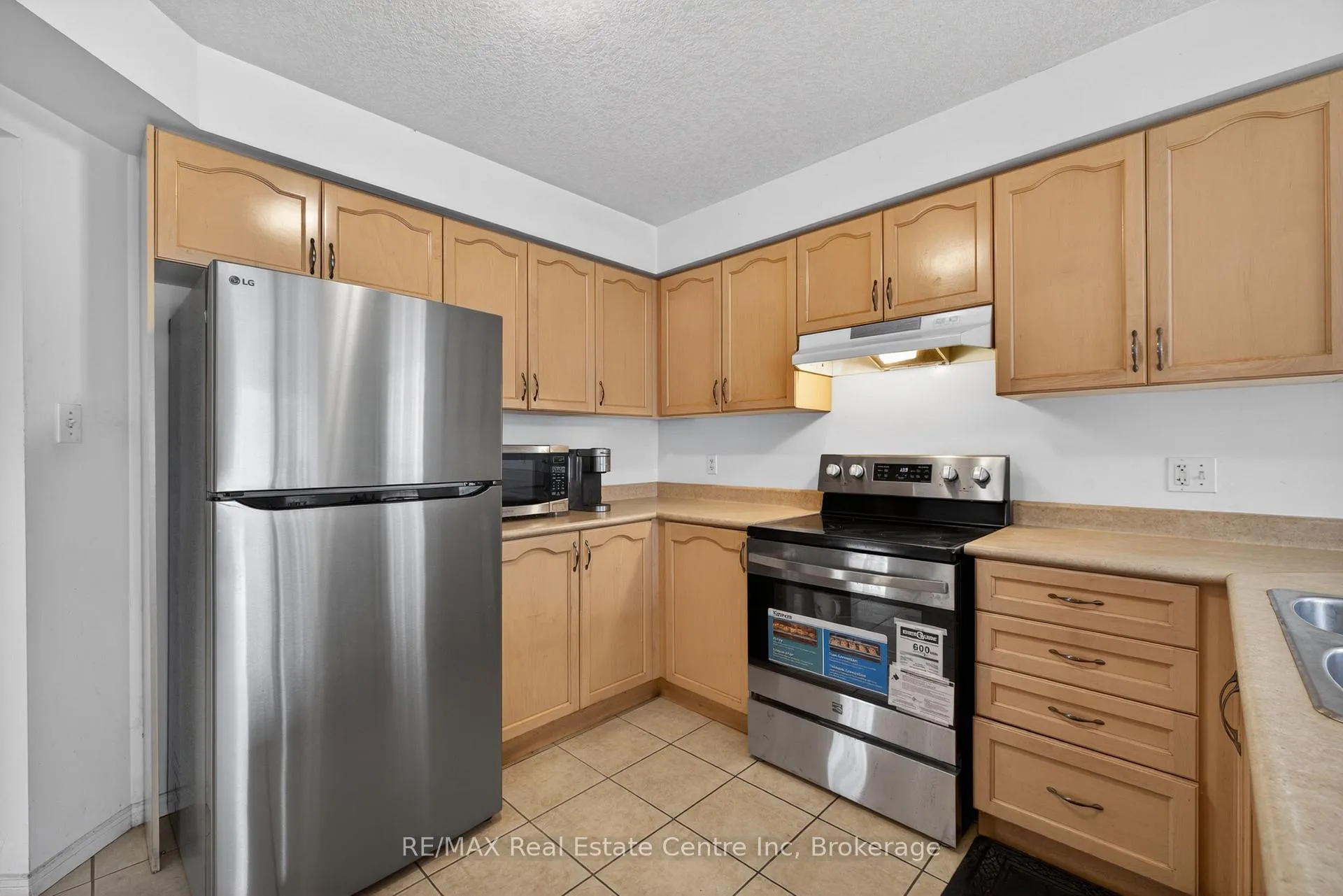 Photo 9 of 29 Milson Crescent, Guelph, Kortright Hills — HOMEH