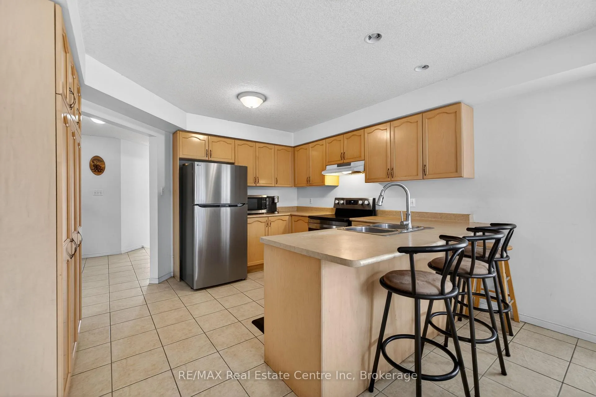 Photo 12 of 29 Milson Crescent, Guelph, Kortright Hills — HOMEH