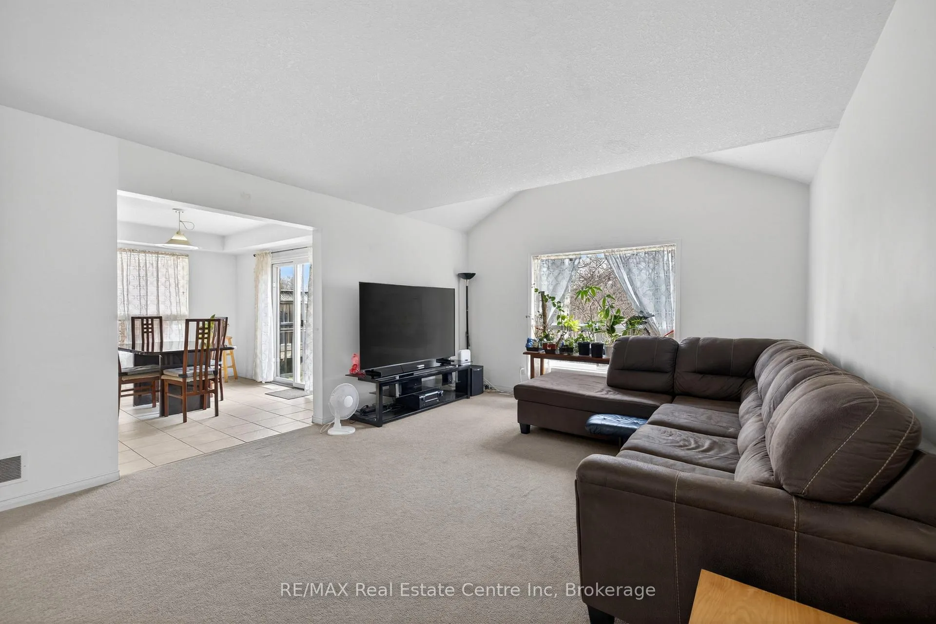 Photo 16 of 29 Milson Crescent, Guelph, Kortright Hills — HOMEH