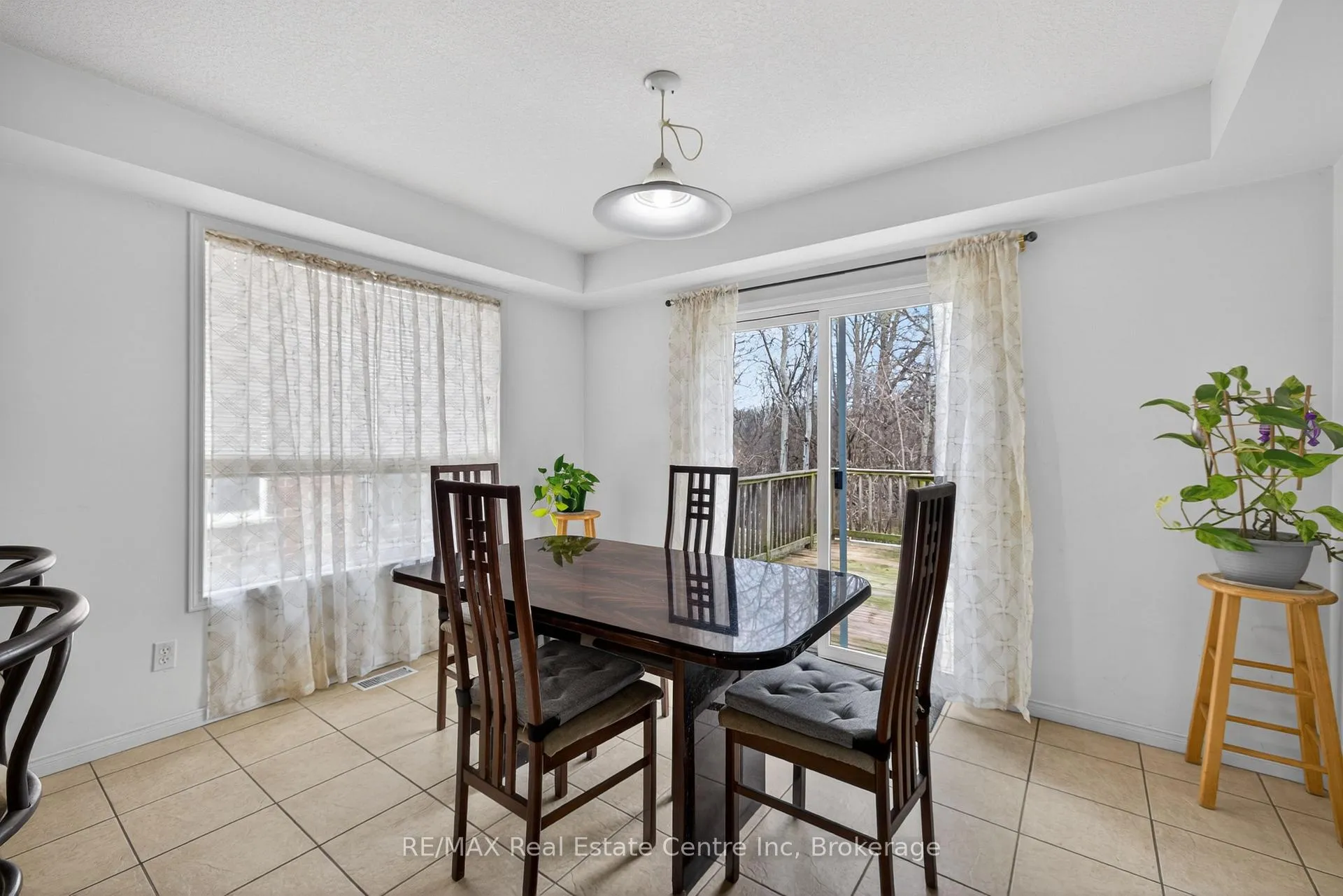 Photo 17 of 29 Milson Crescent, Guelph, Kortright Hills — HOMEH