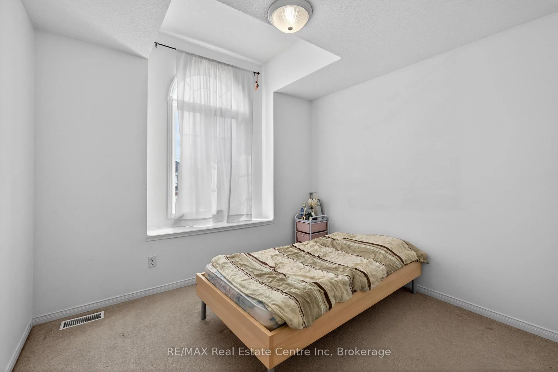 Photo 22 of 29 Milson Crescent, Guelph, Kortright Hills — HOMEH