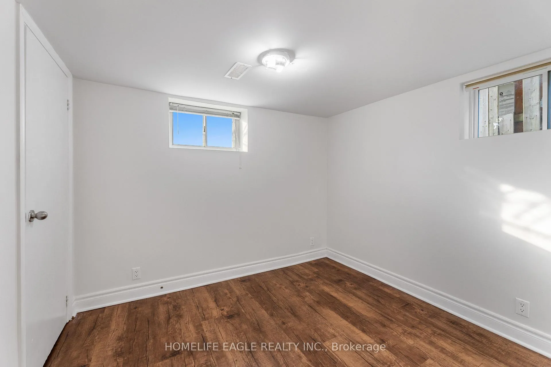 Photo 16 of 20 Maywood Park, Scarborough, Kennedy Park — HOMEH