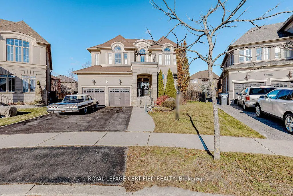 Front of 13 Chinzan Way S