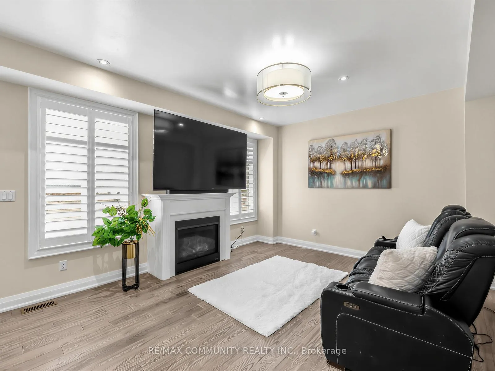 Photo 7 of 9 Clutterbuck Lane, Ajax, Northwest Ajax — HOMEH