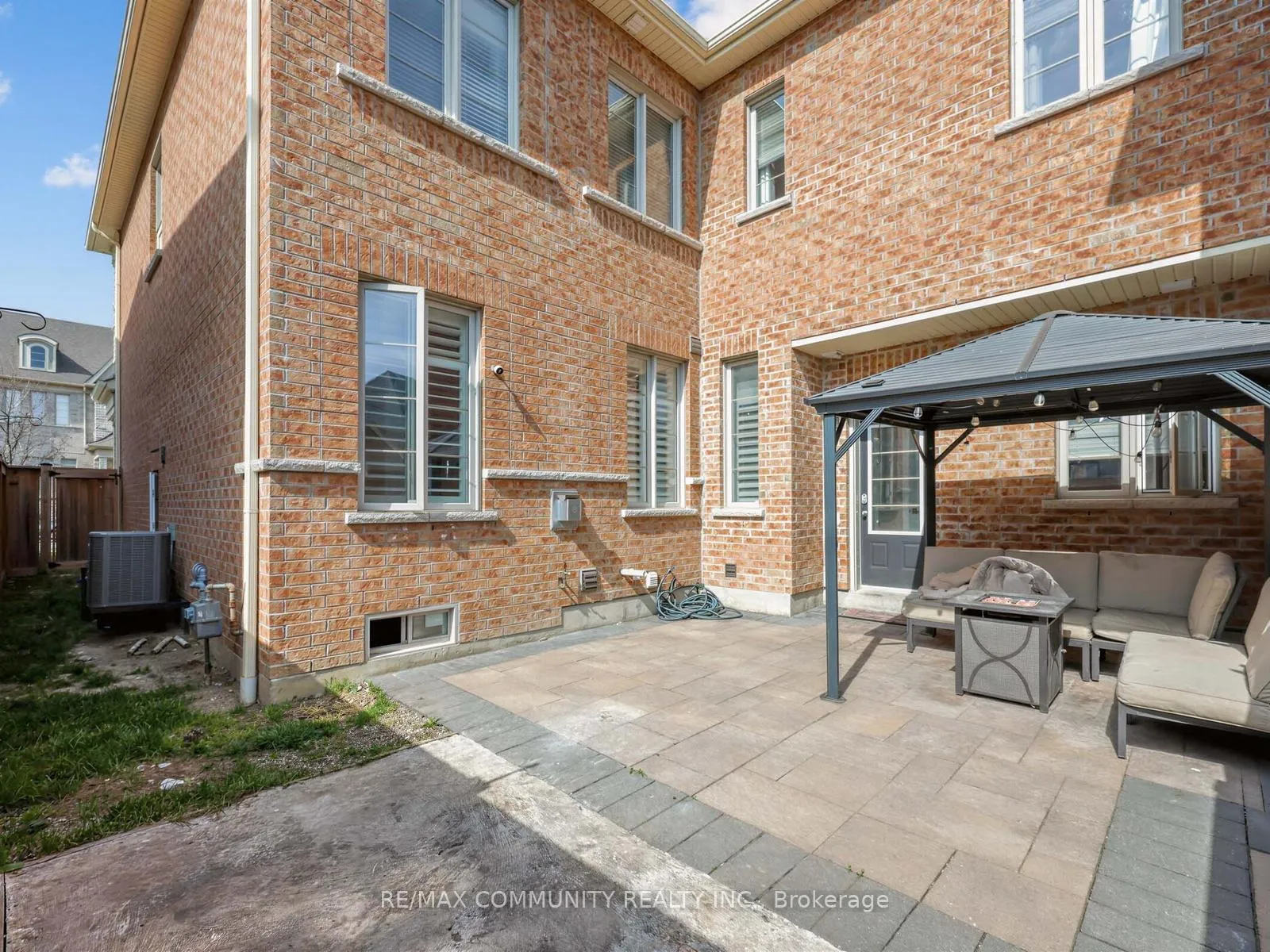 Photo 33 of 9 Clutterbuck Lane, Ajax, Northwest Ajax — HOMEH