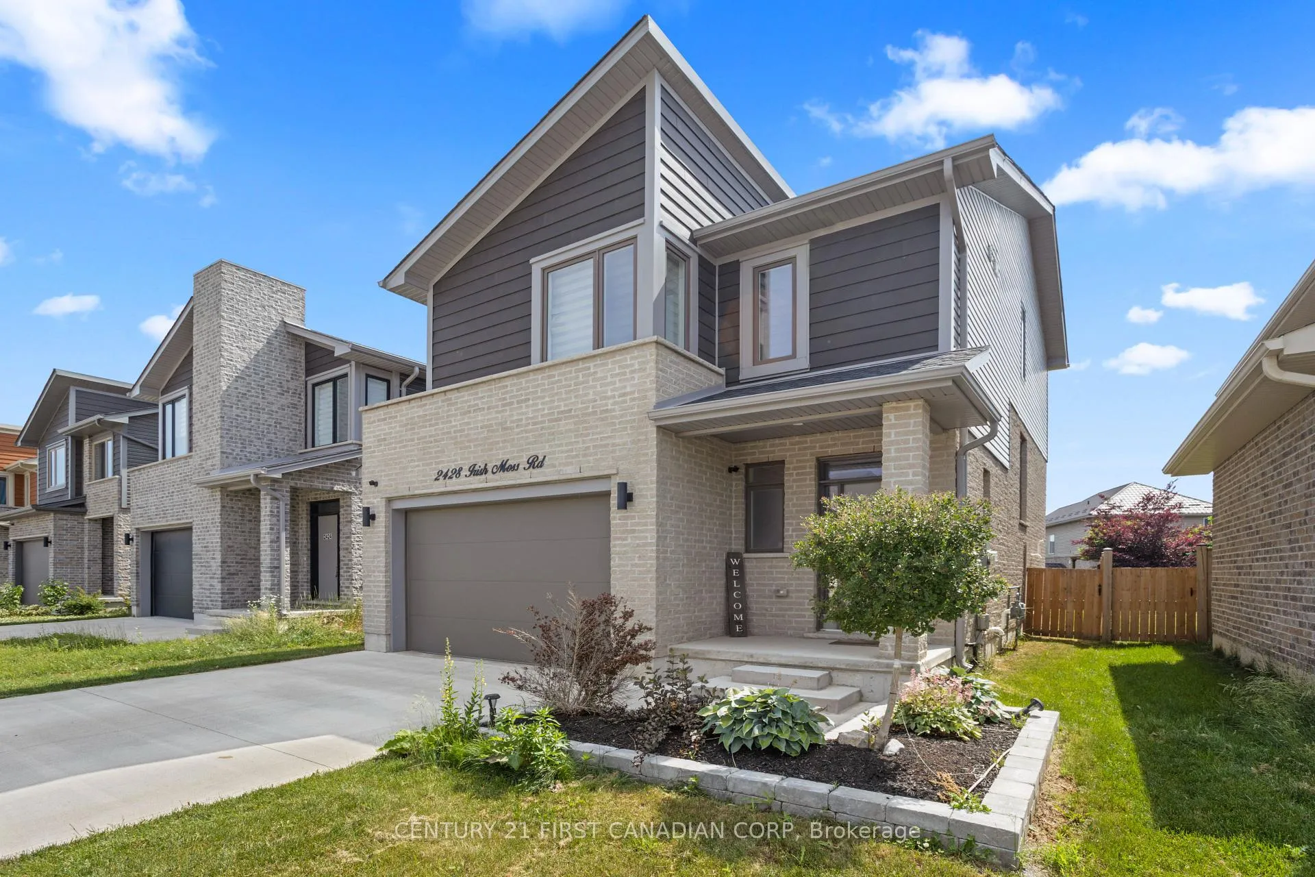 Photo 2 of 2428 Irish Moss Road, London, South U — HOMEH