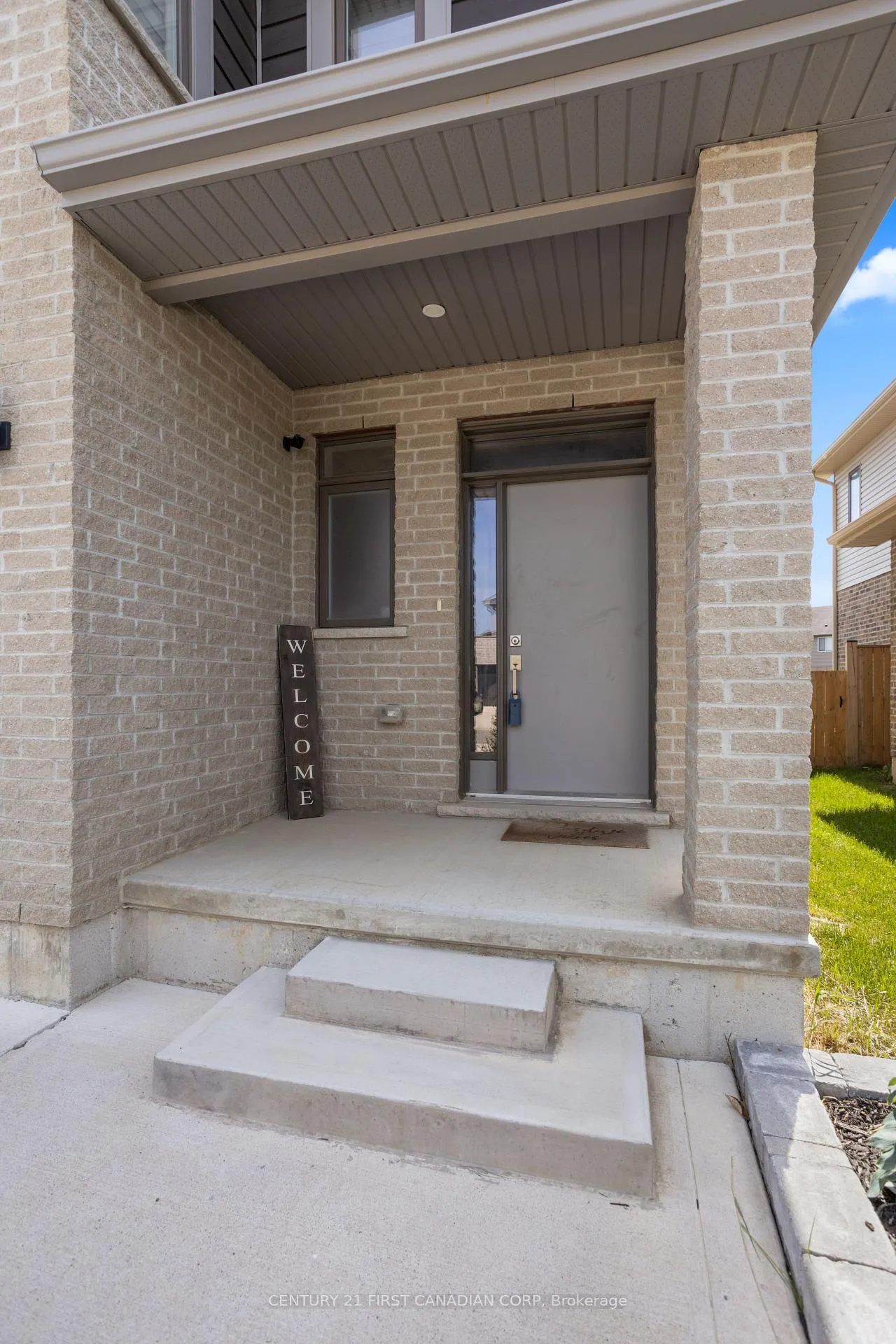 Photo 3 of 2428 Irish Moss Road, London, South U — HOMEH