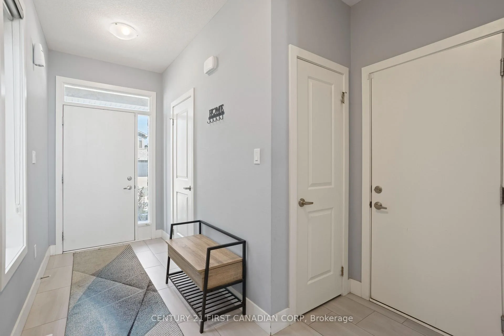 Photo 4 of 2428 Irish Moss Road, London, South U — HOMEH