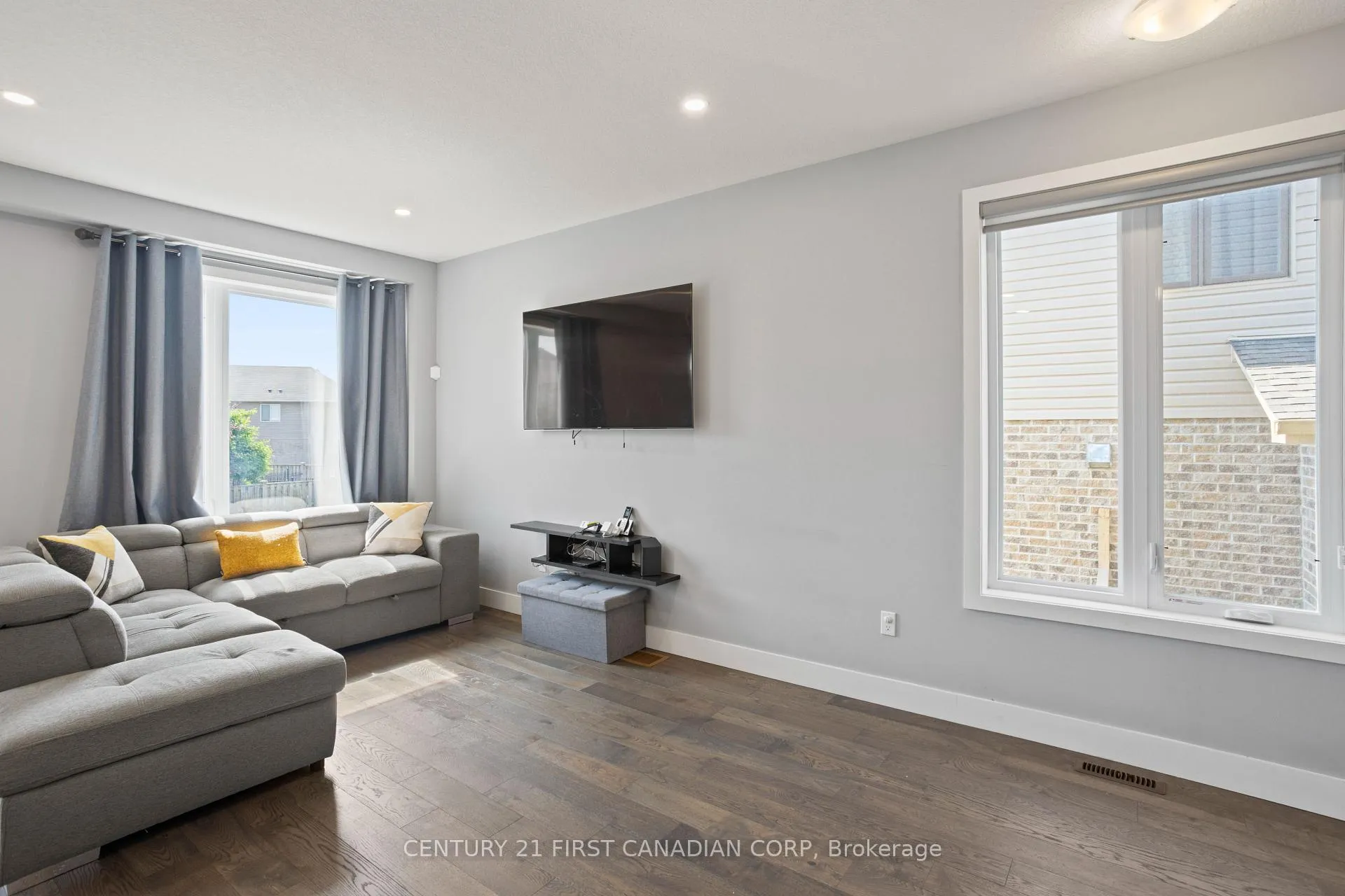 Photo 11 of 2428 Irish Moss Road, London, South U — HOMEH