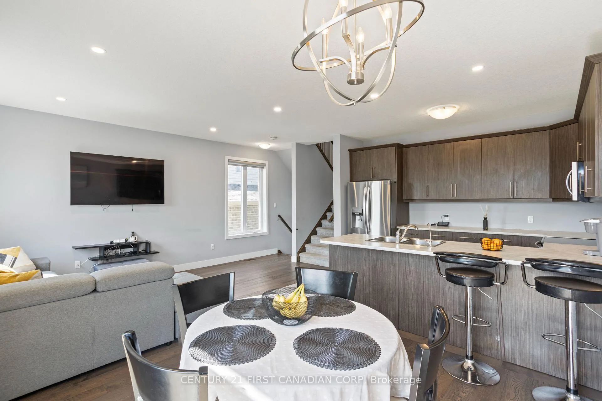 Photo 14 of 2428 Irish Moss Road, London, South U — HOMEH