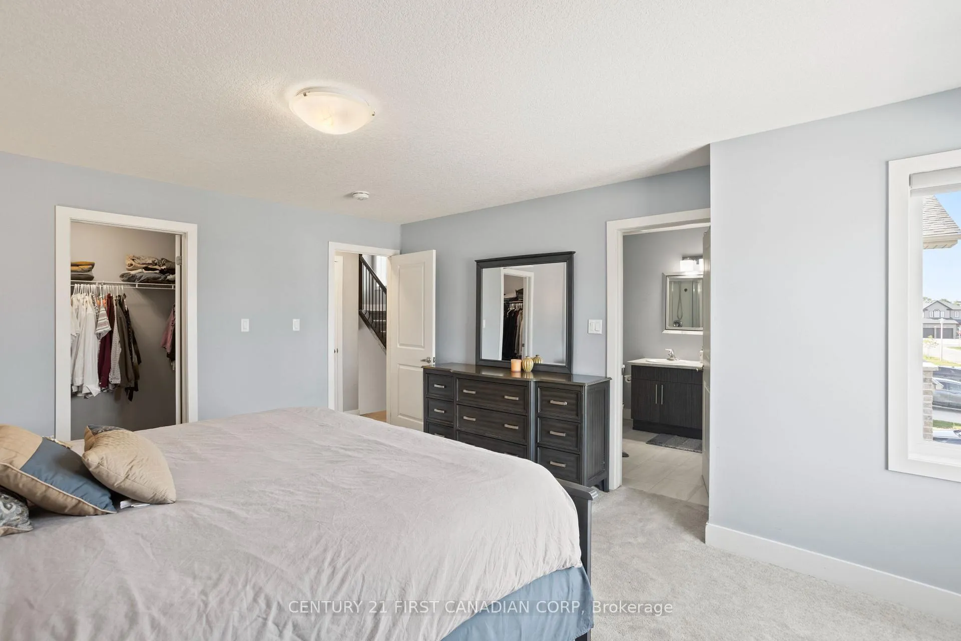 Photo 16 of 2428 Irish Moss Road, London, South U — HOMEH