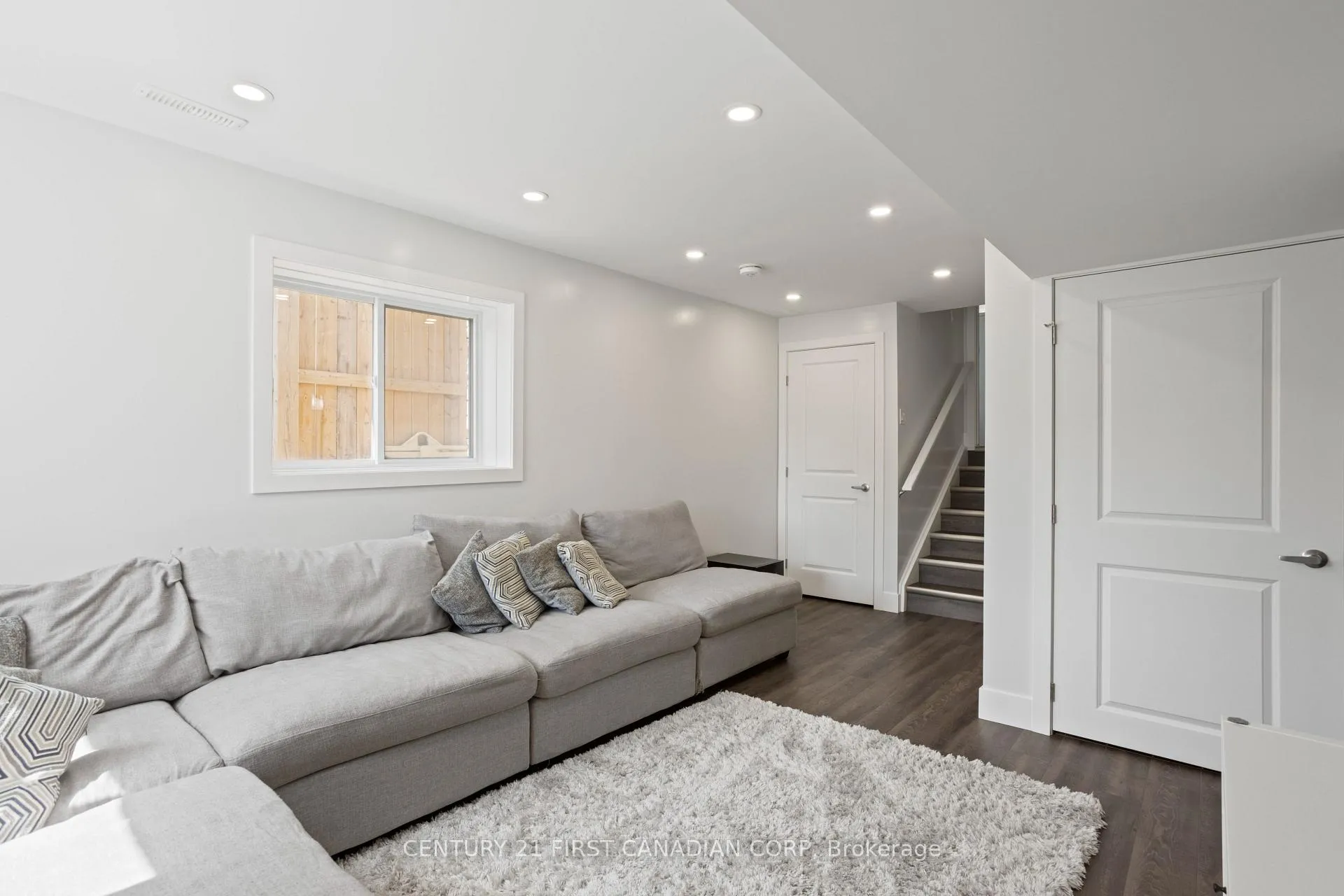 Photo 28 of 2428 Irish Moss Road, London, South U — HOMEH