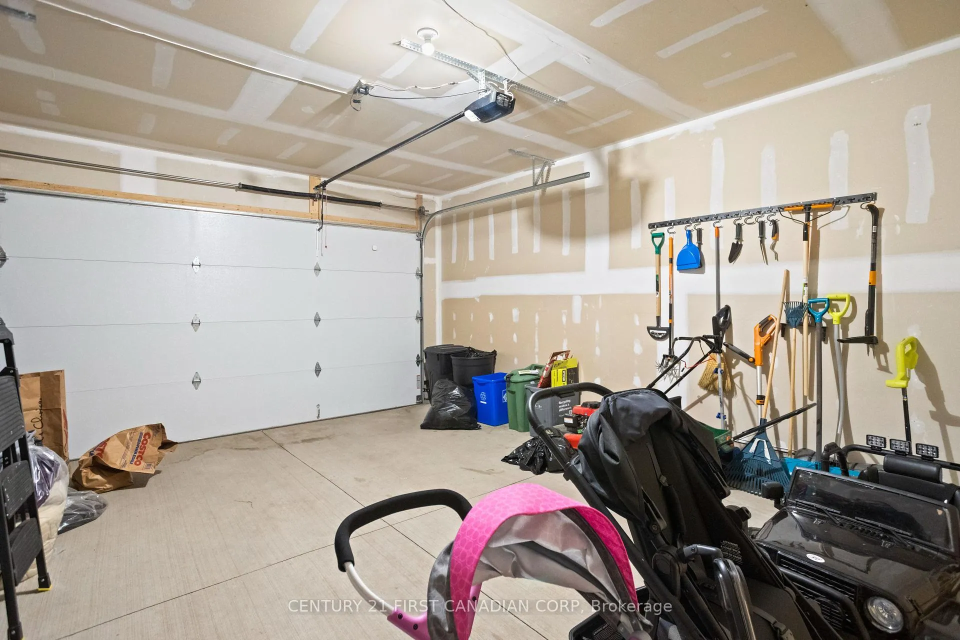 Photo 31 of 2428 Irish Moss Road, London, South U — HOMEH