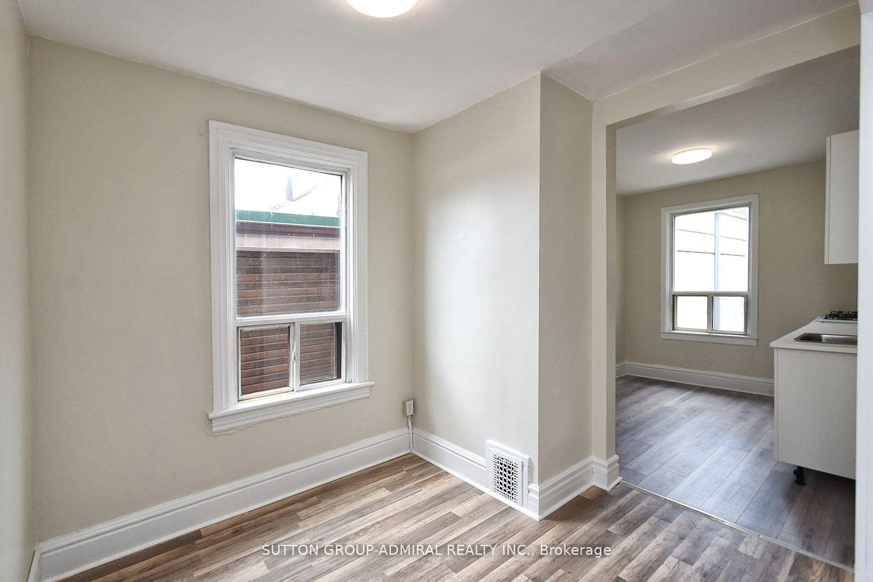 Photo 5 of Unit Upper#2, 1932 Queen Street, Toronto, The Beaches — HOMEH