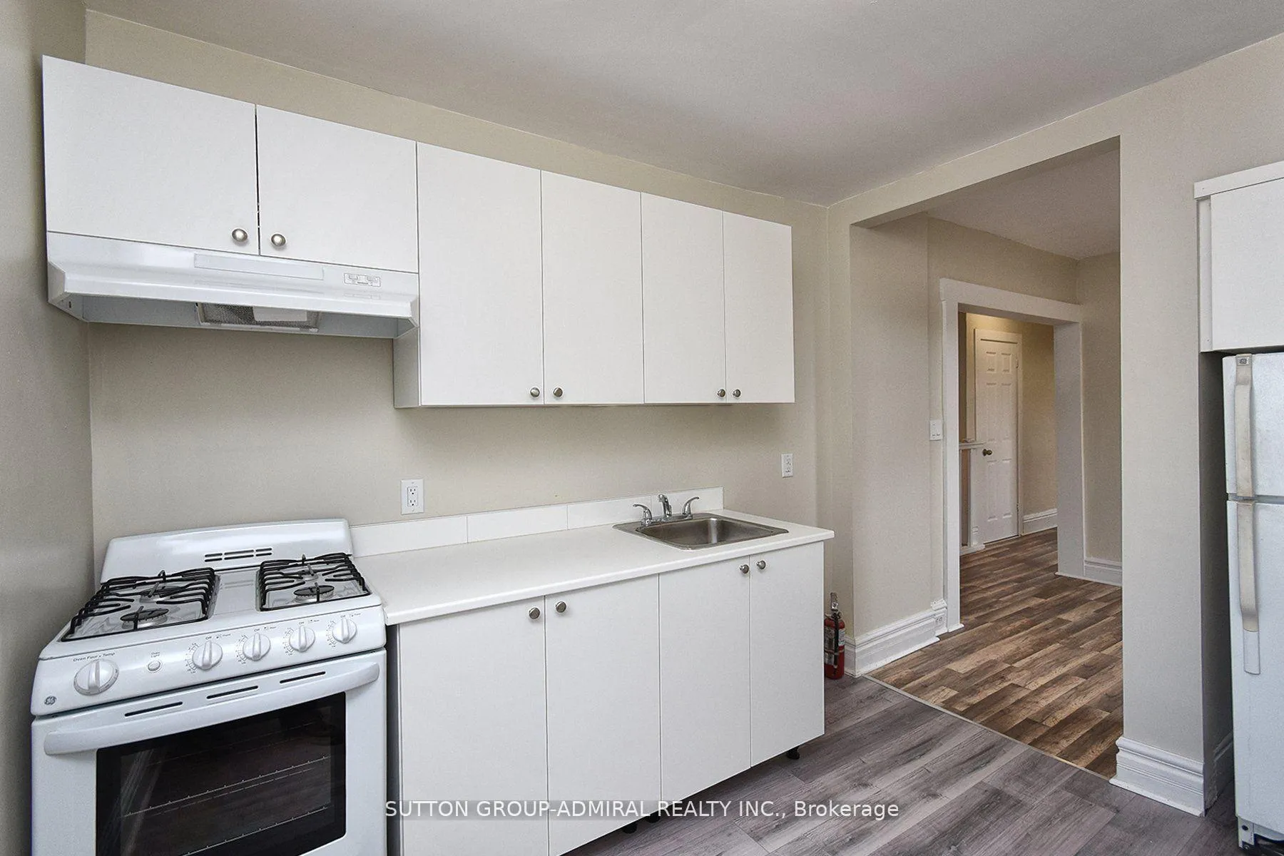 Photo 7 of Unit Upper#2, 1932 Queen Street, Toronto, The Beaches — HOMEH