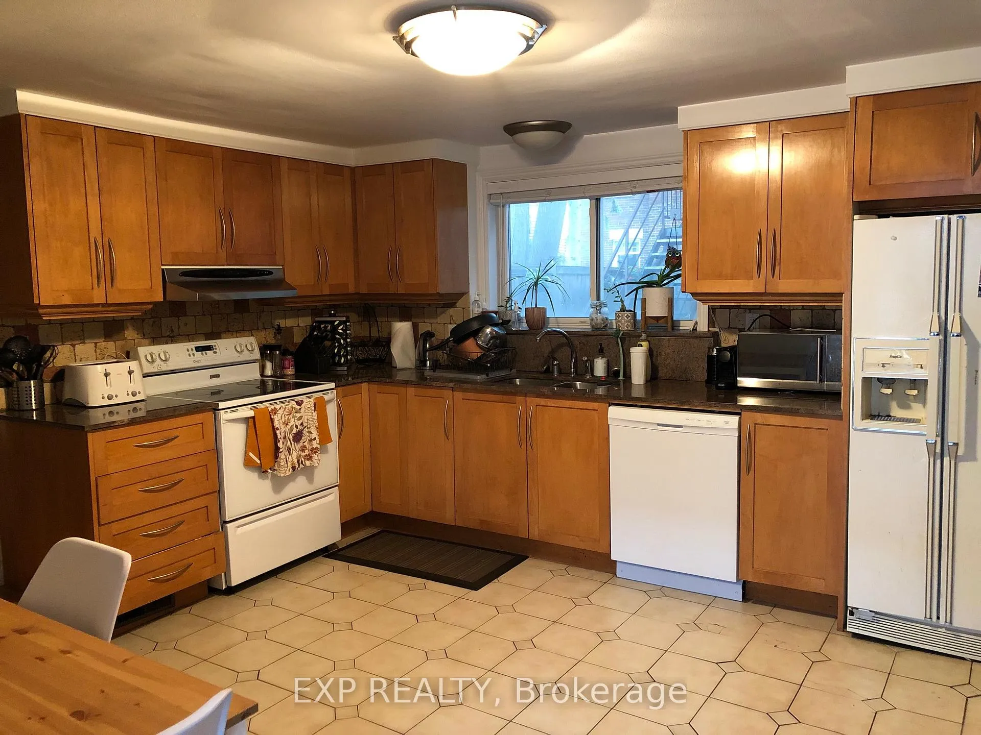 Photo 3 of 240 Breezehill Avenue S, Ottawa, West Centre Town — HOMEH