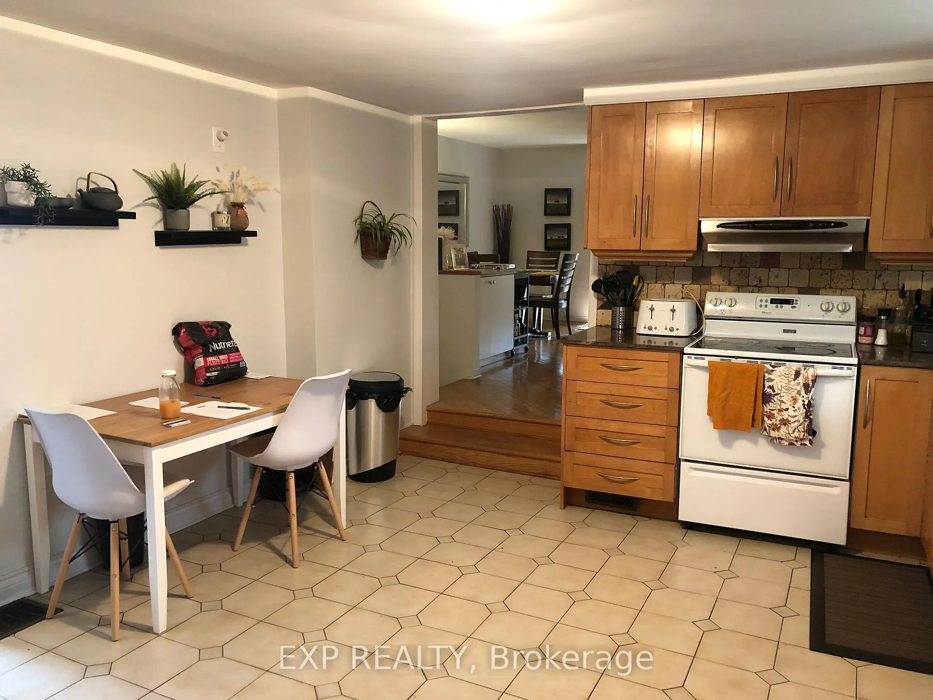 Photo 4 of 240 Breezehill Avenue S, Ottawa, West Centre Town — HOMEH