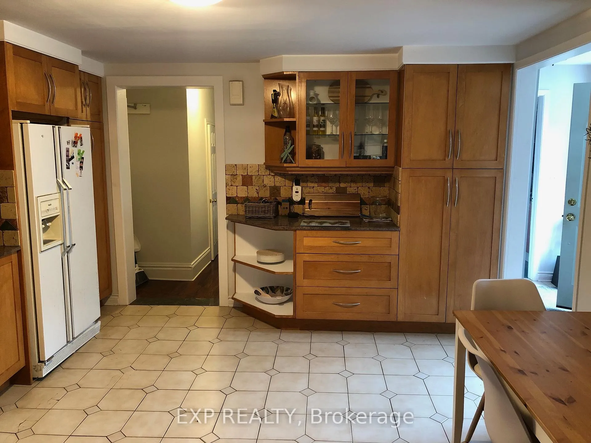 Photo 5 of 240 Breezehill Avenue S, Ottawa, West Centre Town — HOMEH