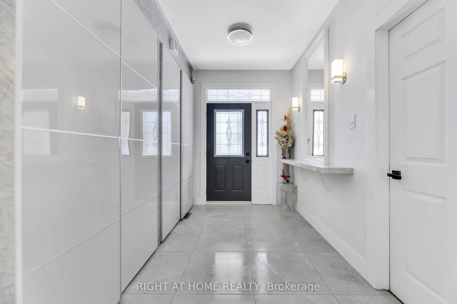 Photo 3 of 600 Henderson Drive, Aurora, Aurora Highlands — HOMEH