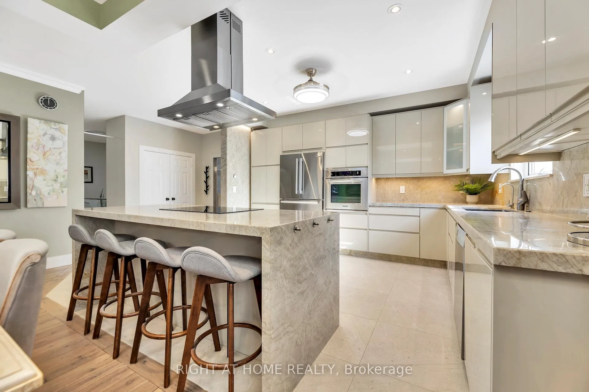 Photo 9 of 600 Henderson Drive, Aurora, Aurora Highlands — HOMEH