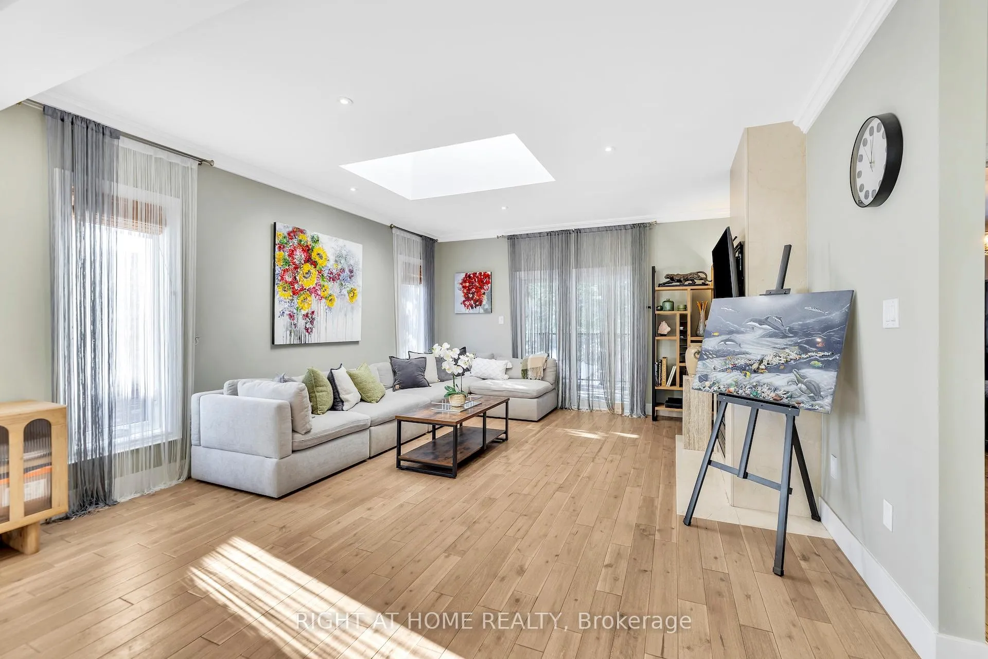 Photo 13 of 600 Henderson Drive, Aurora, Aurora Highlands — HOMEH