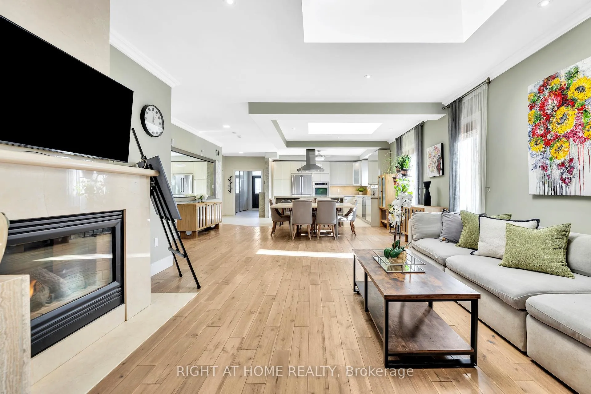 Photo 16 of 600 Henderson Drive, Aurora, Aurora Highlands — HOMEH