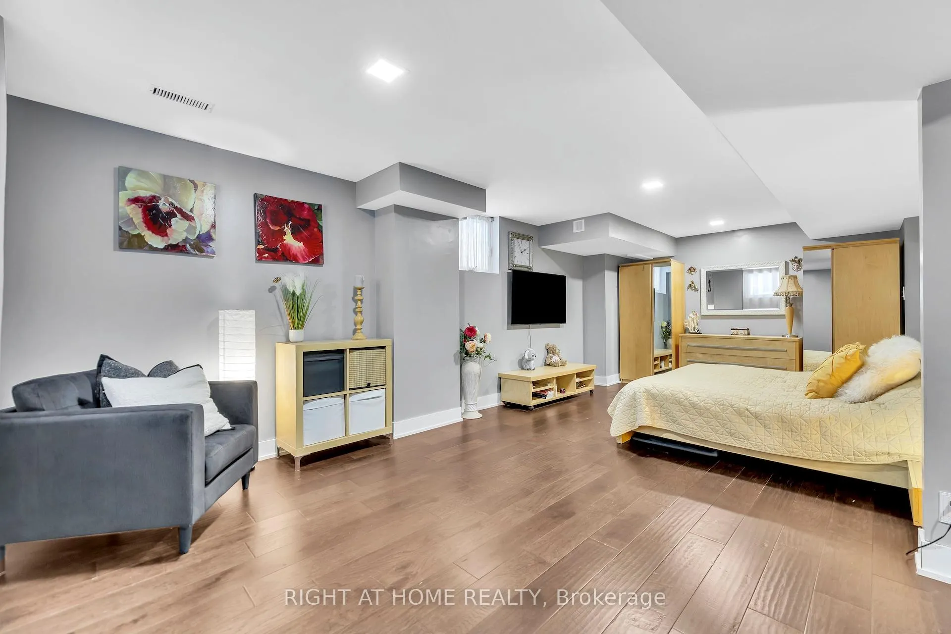 Photo 32 of 600 Henderson Drive, Aurora, Aurora Highlands — HOMEH