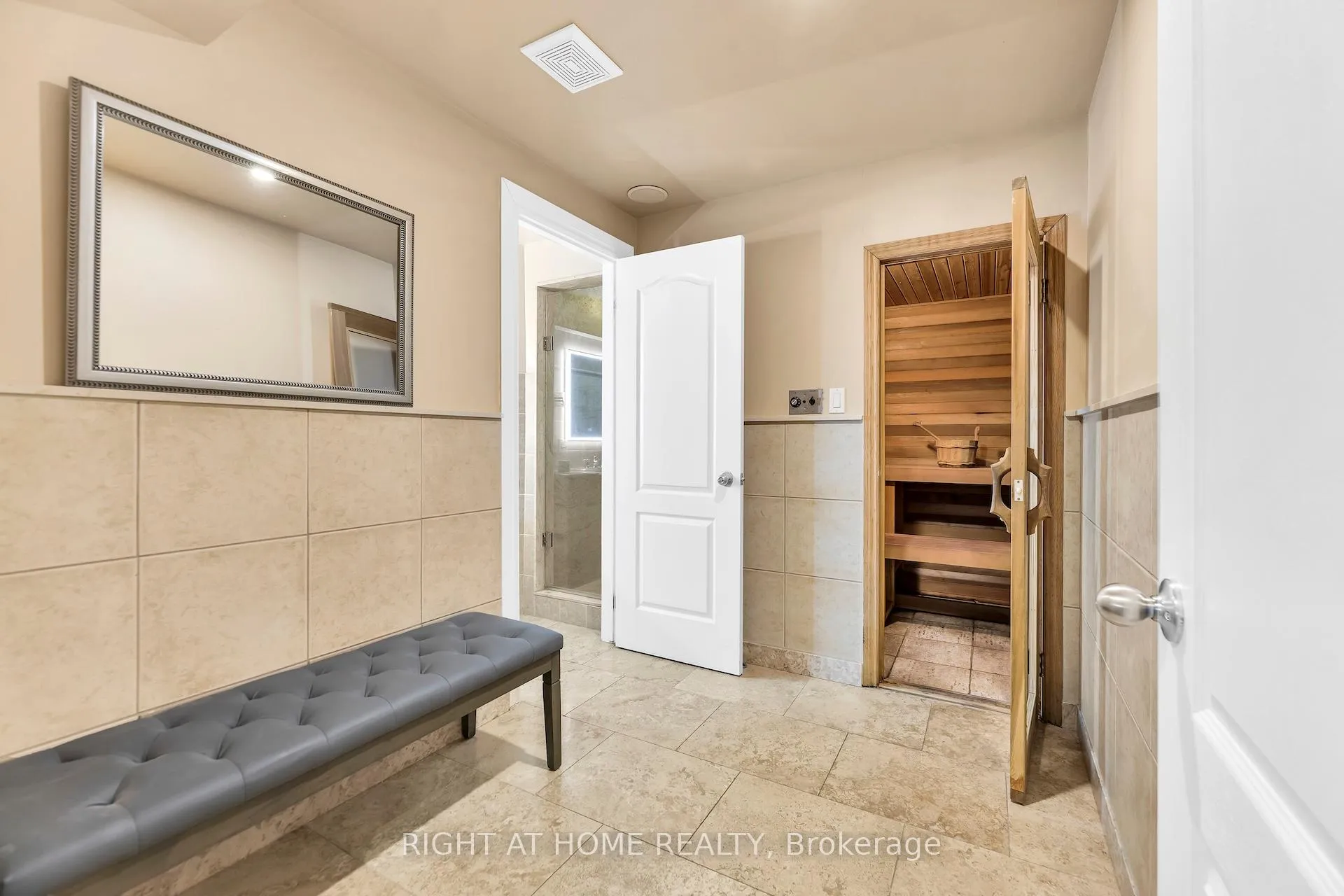 Photo 34 of 600 Henderson Drive, Aurora, Aurora Highlands — HOMEH