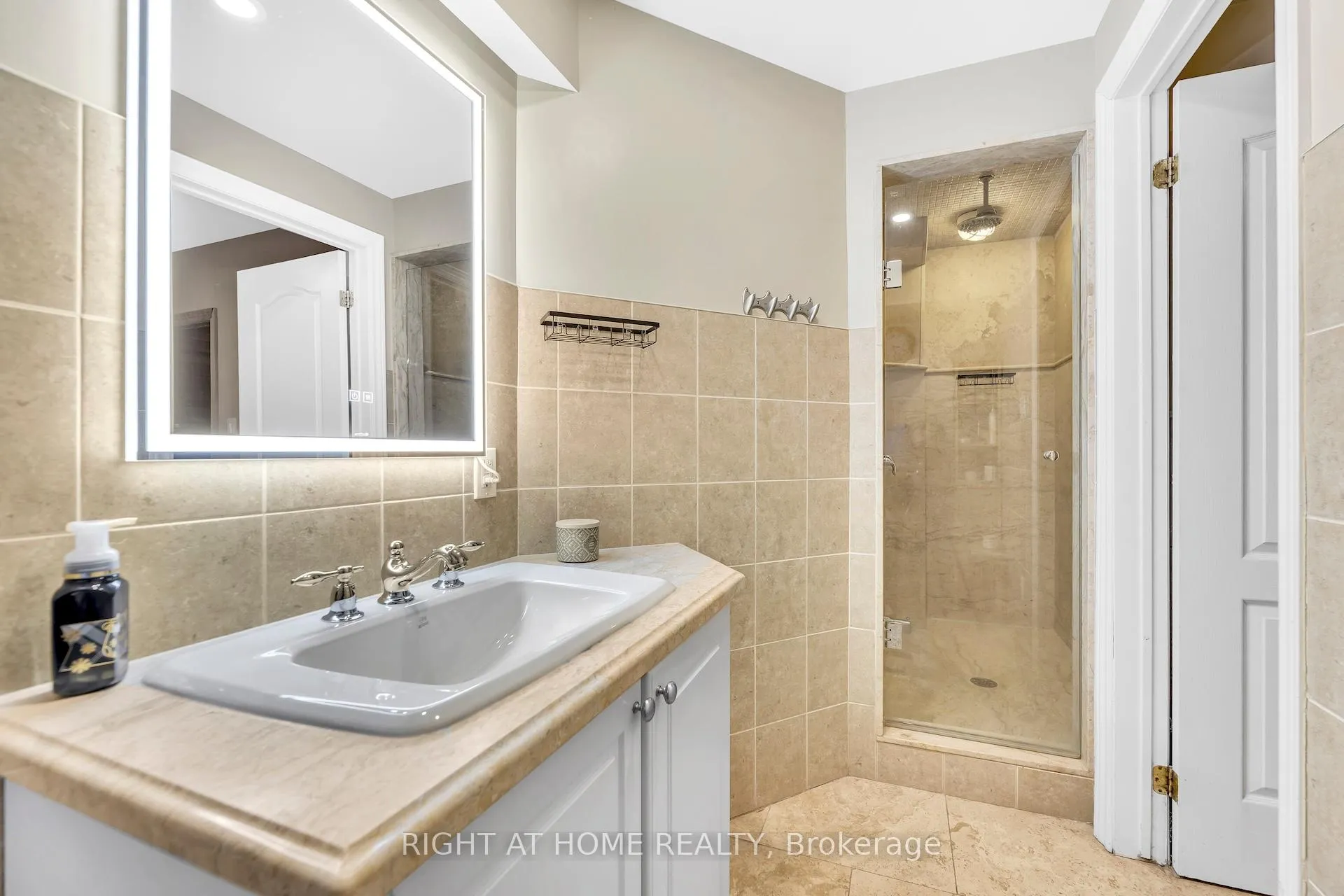 Photo 35 of 600 Henderson Drive, Aurora, Aurora Highlands — HOMEH