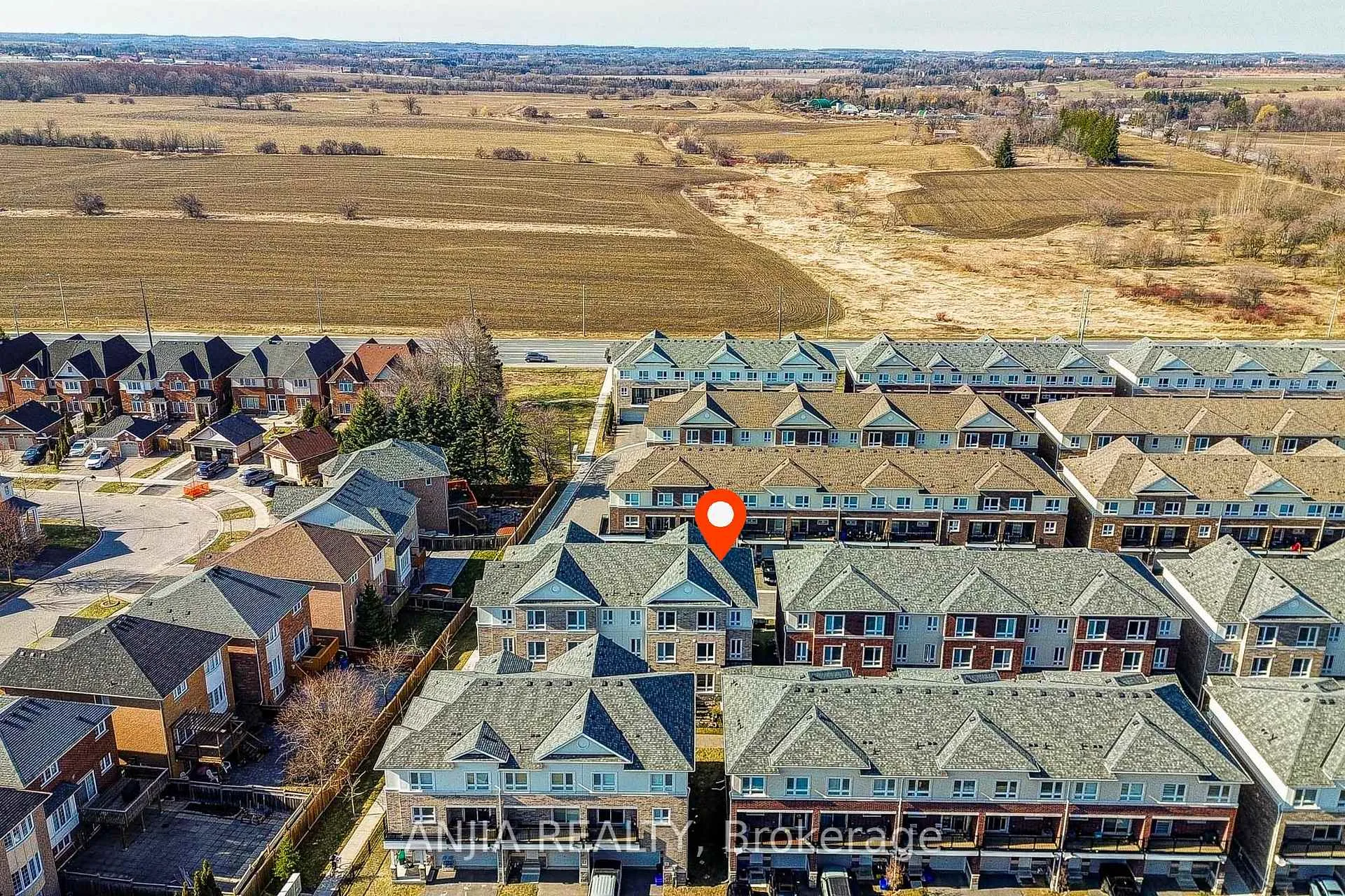 Photo 3 of 64 Chicago Lane, Markham, Wismer — HOMEH