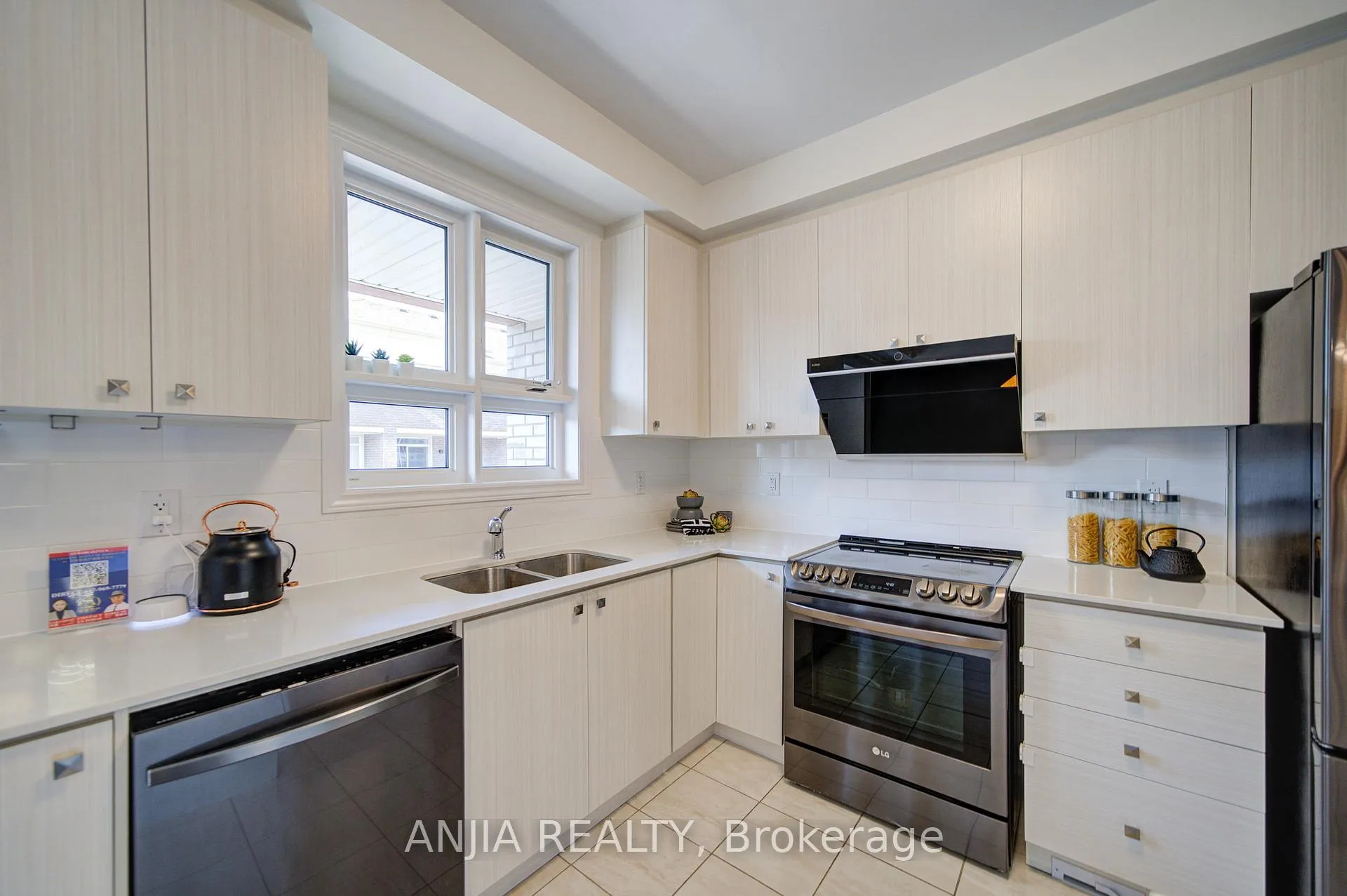 Photo 19 of 64 Chicago Lane, Markham, Wismer — HOMEH
