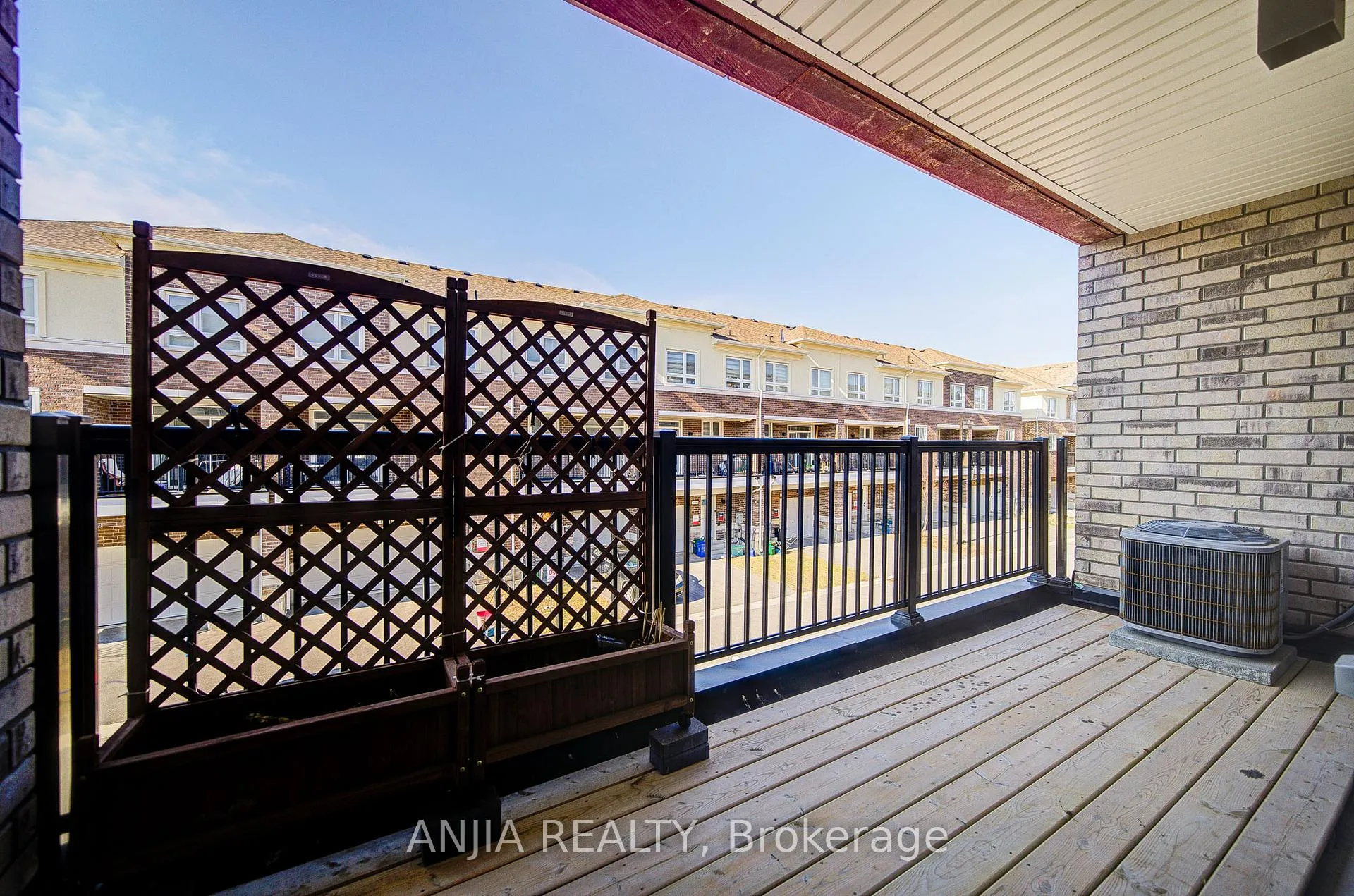 Photo 23 of 64 Chicago Lane, Markham, Wismer — HOMEH