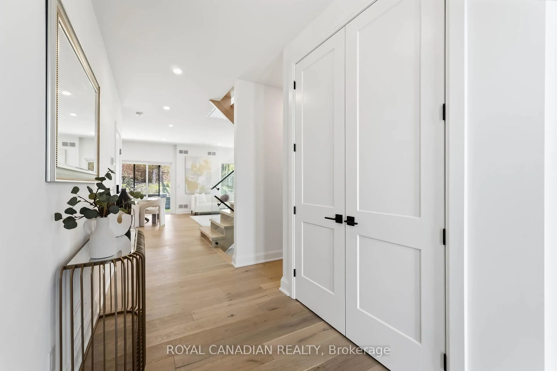 Photo 3 of 119 Welland Vale Road, St. Catharines, Grapeview — HOMEH