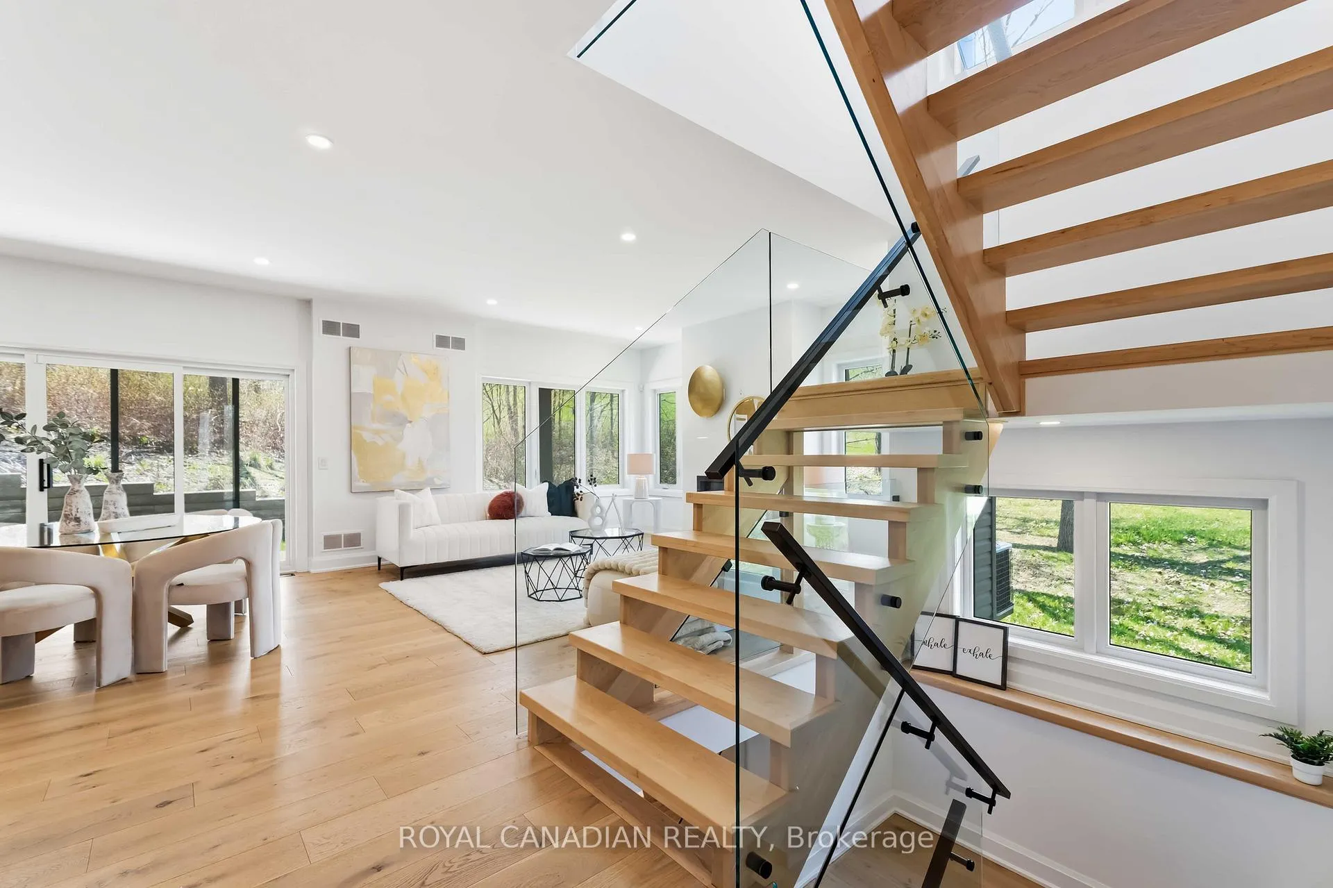 Photo 11 of 119 Welland Vale Road, St. Catharines, Grapeview — HOMEH