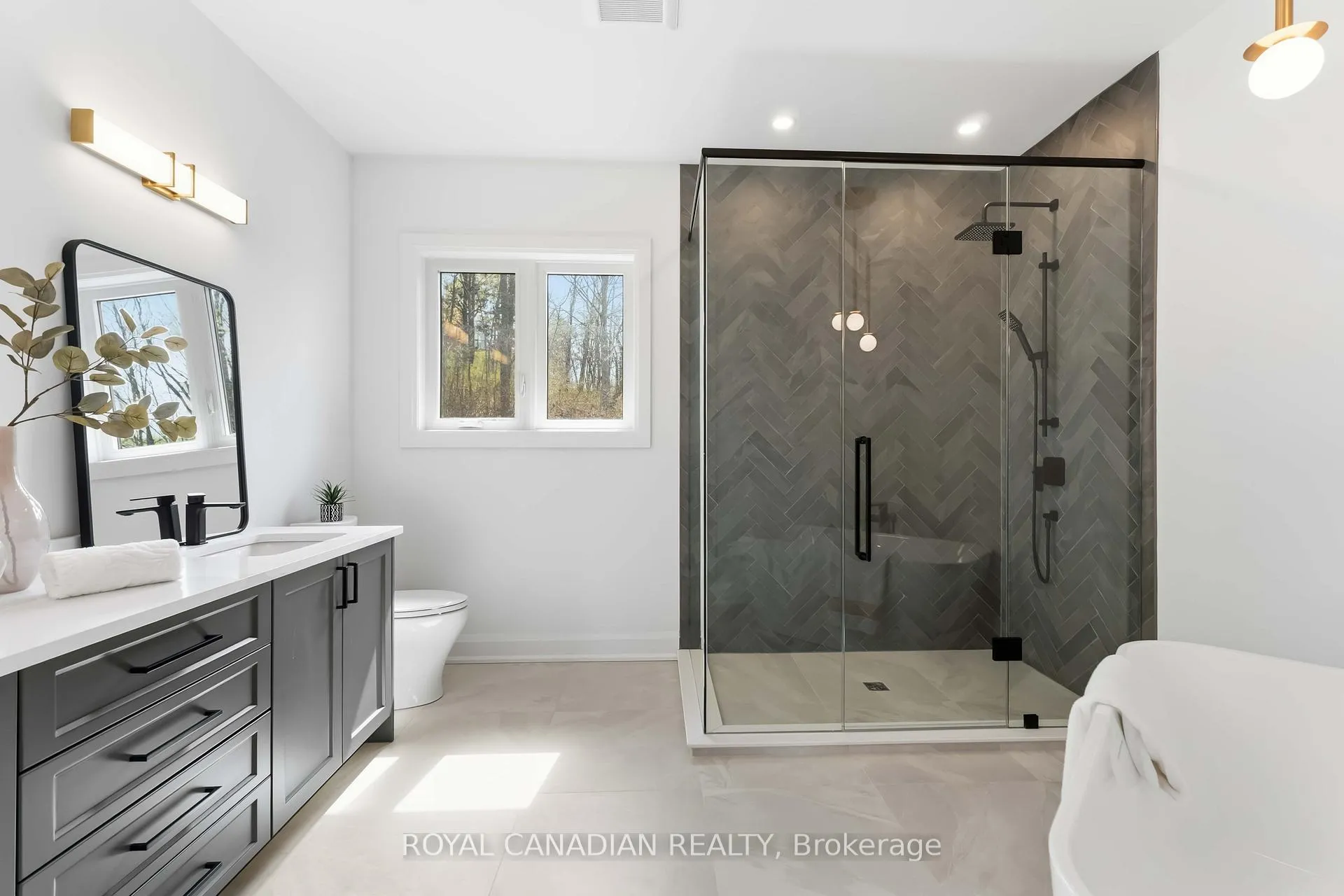 Photo 19 of 119 Welland Vale Road, St. Catharines, Grapeview — HOMEH