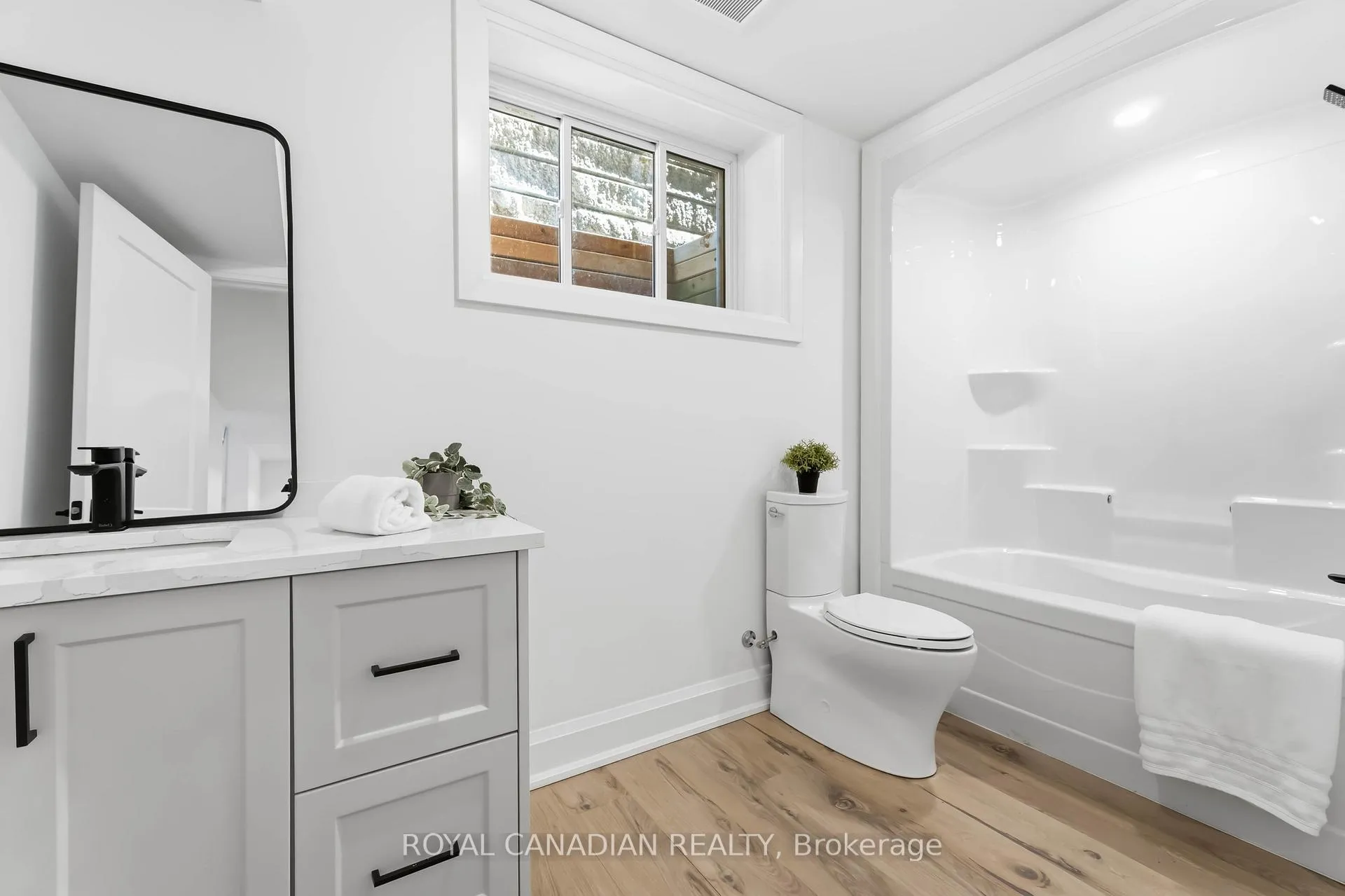 Photo 26 of 119 Welland Vale Road, St. Catharines, Grapeview — HOMEH