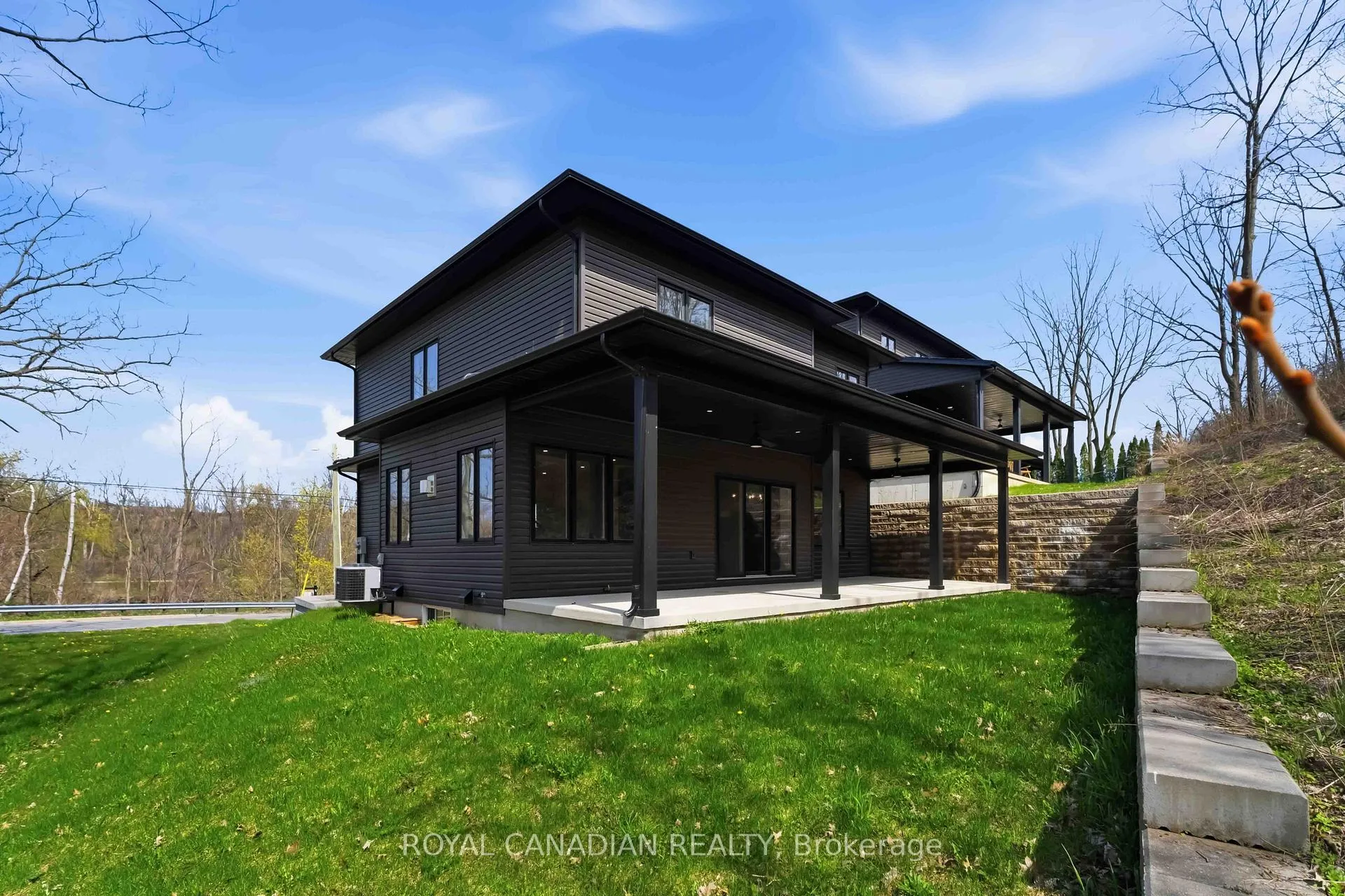 Photo 31 of 119 Welland Vale Road, St. Catharines, Grapeview — HOMEH