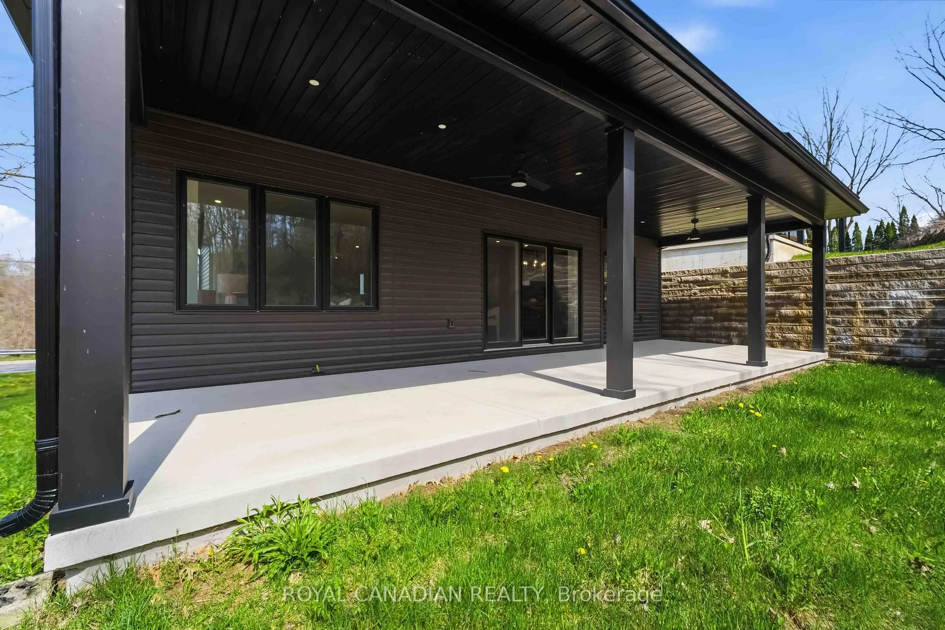 Photo 32 of 119 Welland Vale Road, St. Catharines, Grapeview — HOMEH