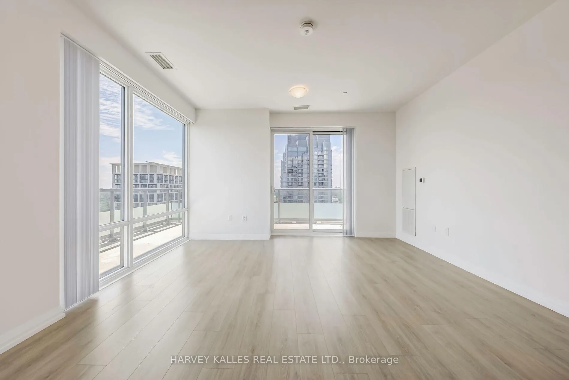Photo 5 of Unit PH19, 50 Dunfield Avenue, Toronto, Mount Pleasant West — HOMEH